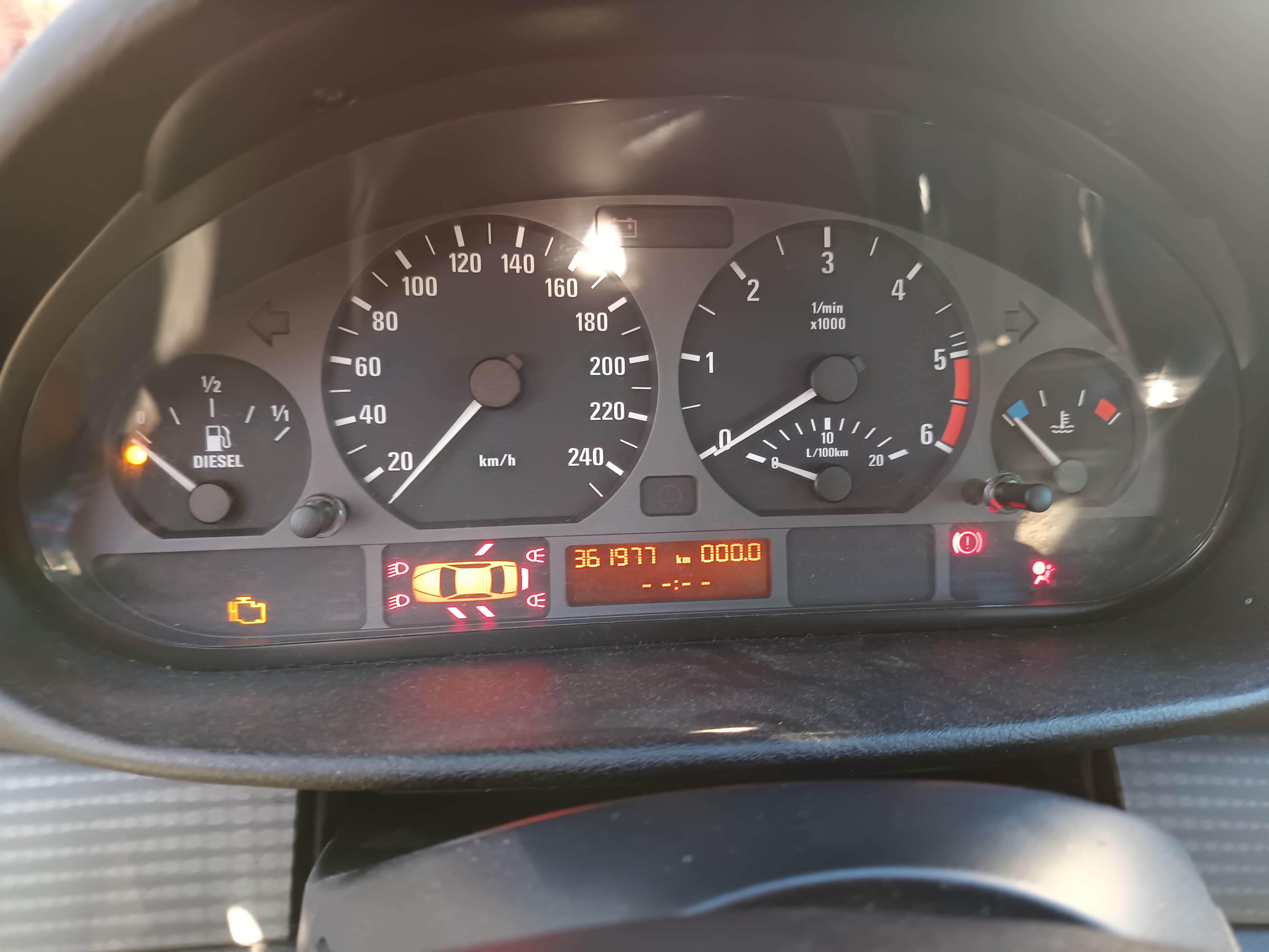 BMW 320D · Ano 2004 — imagem 20