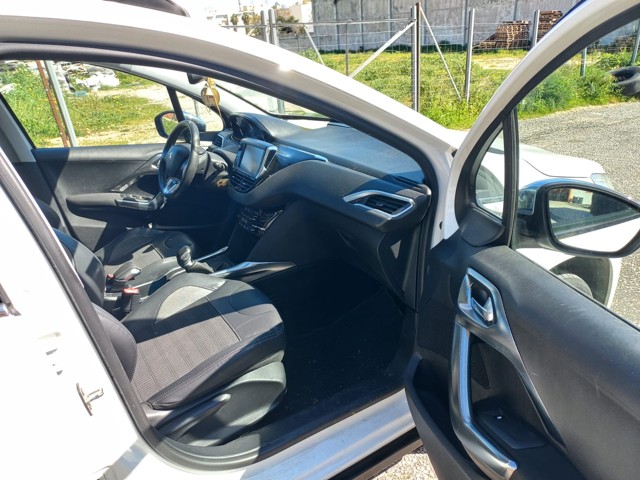 Peugeot 2008 · Ano 2014 — image 18