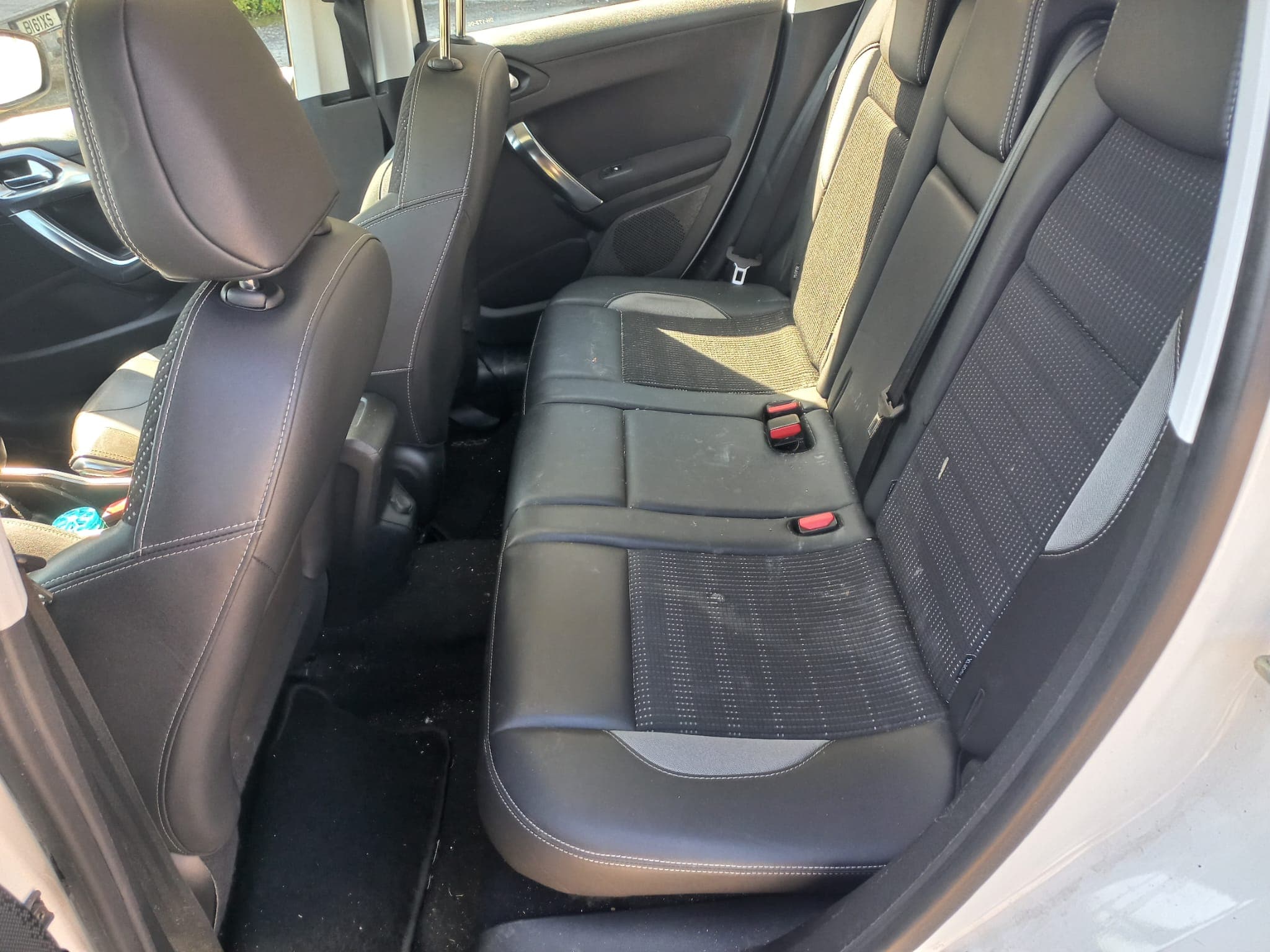 Peugeot 2008 · Ano 2014 — image 17