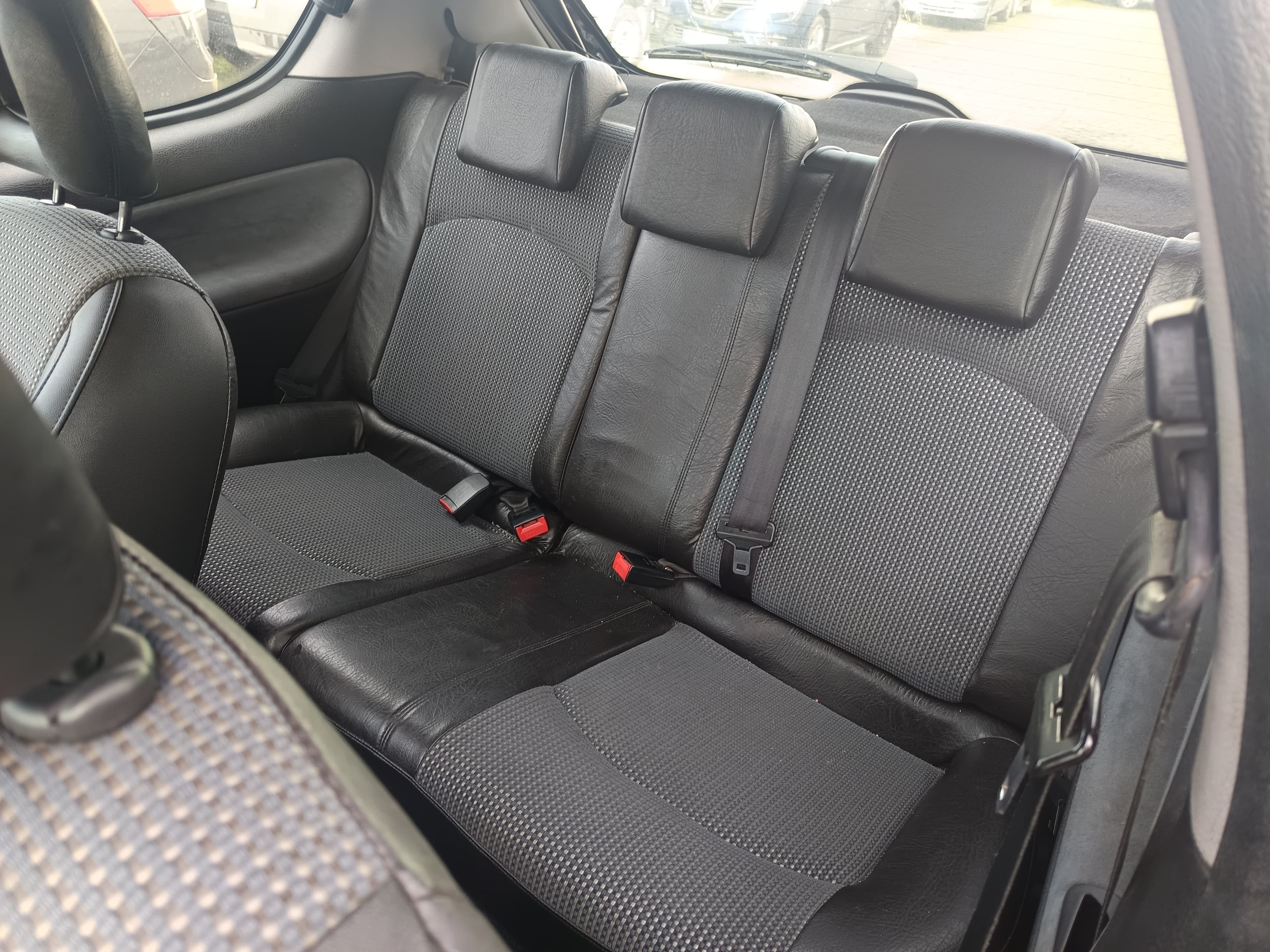 Peugeot 206 · Ano 2001 — imagem 22