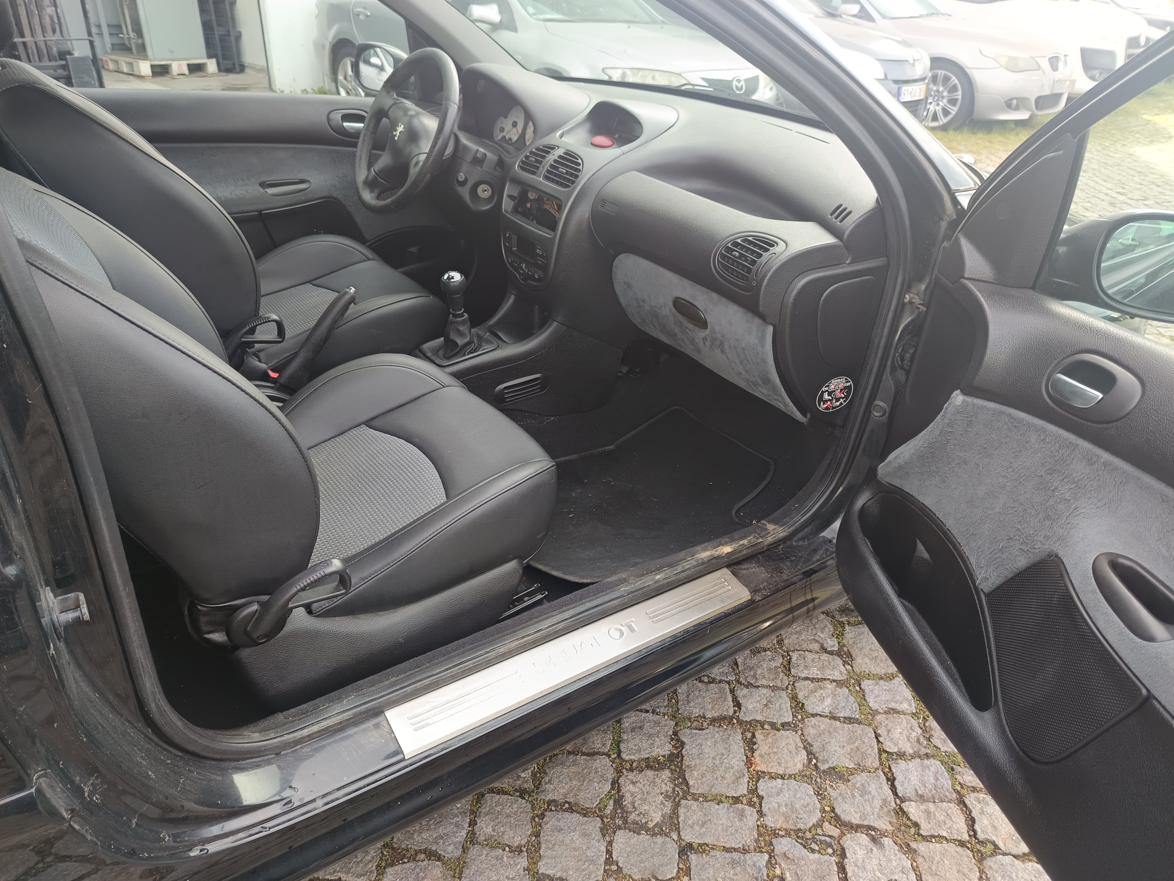 Peugeot 206 · Ano 2001 — imagem 14