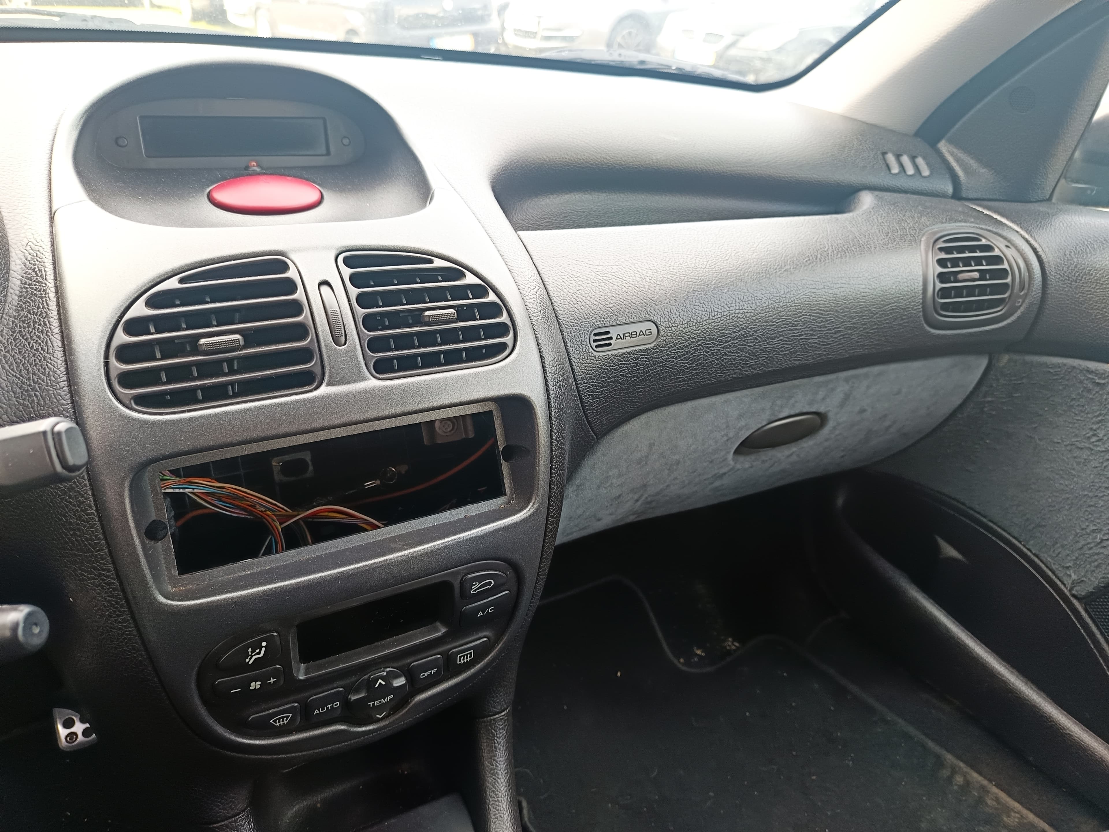 Peugeot 206 · Ano 2001 — imagem 25