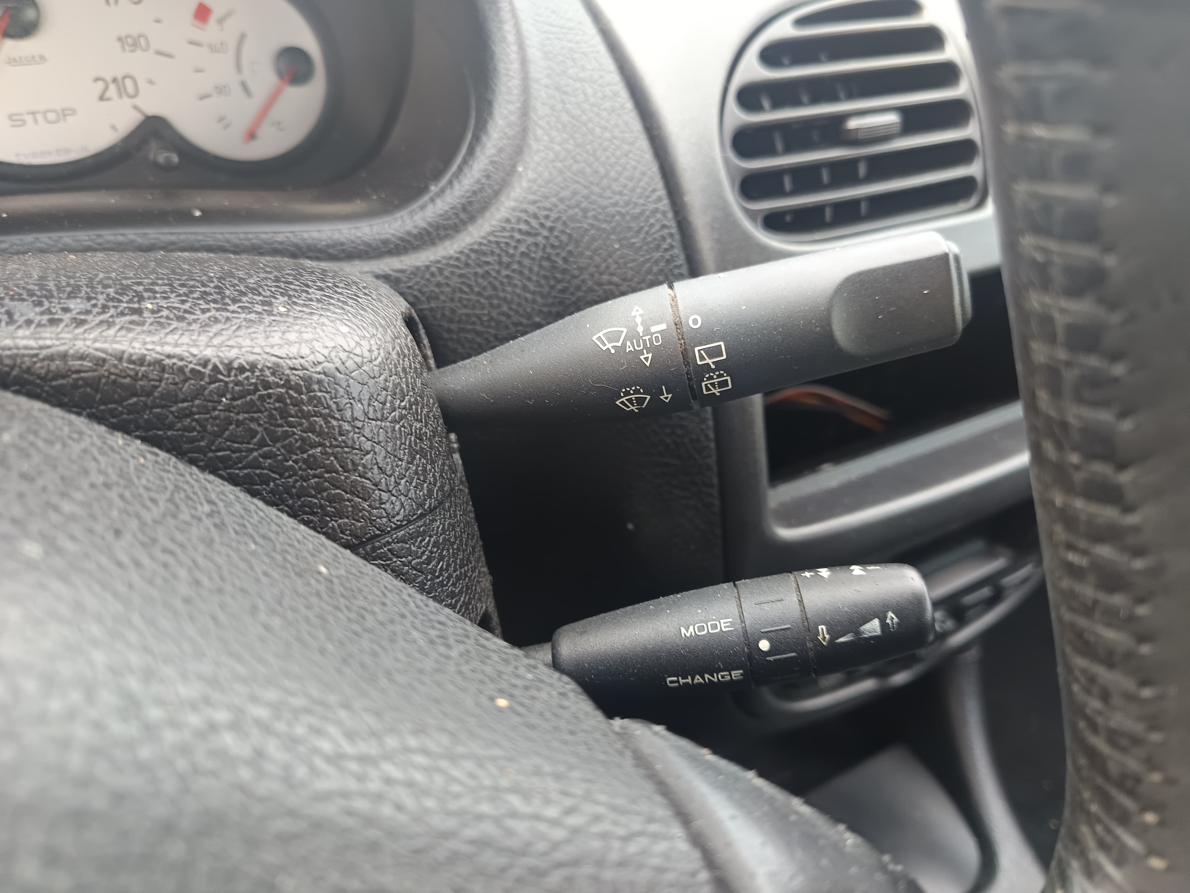Peugeot 206 · Ano 2001 — imagem 29