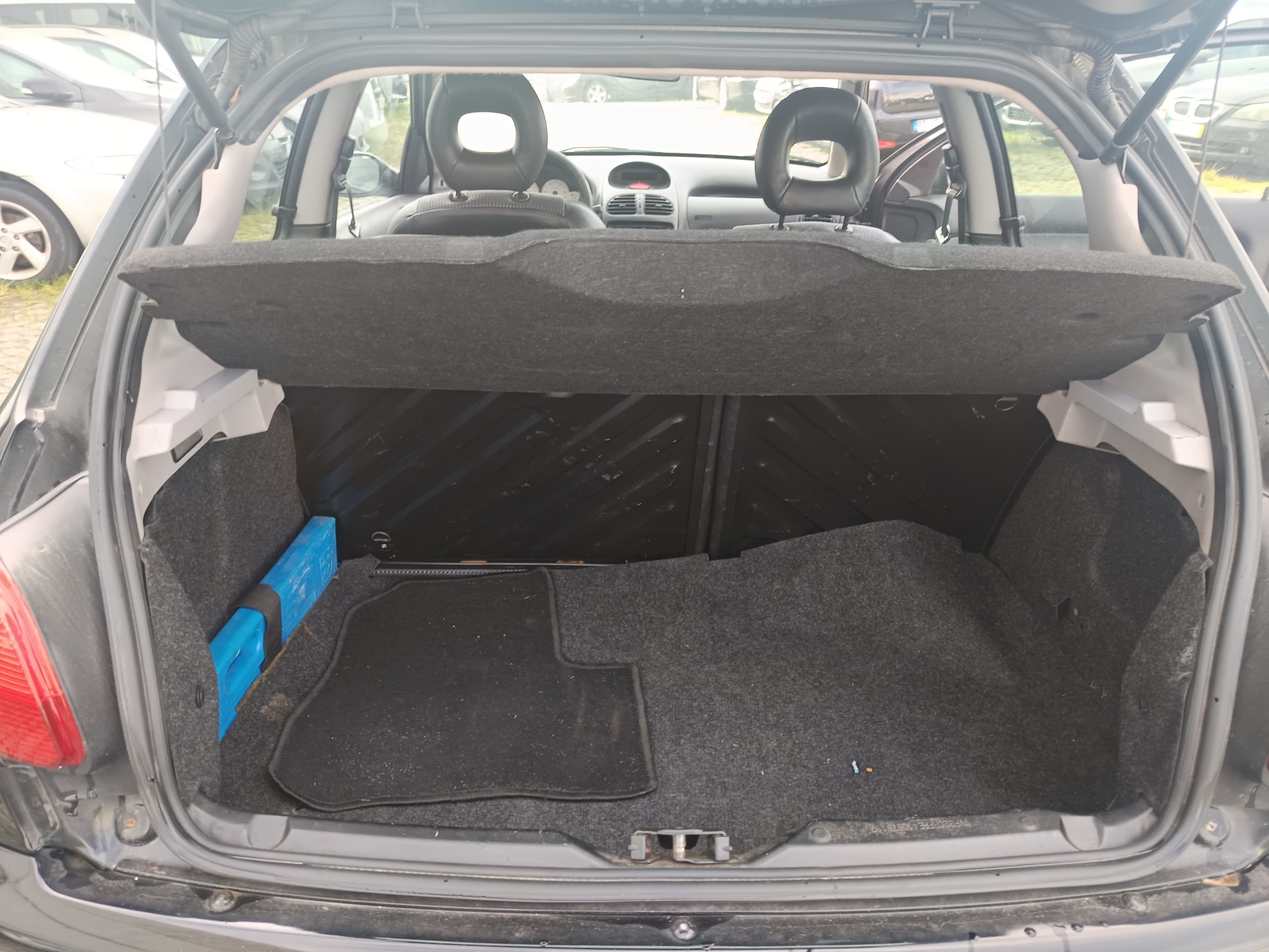 Peugeot 206 · Ano 2001 — imagem 13