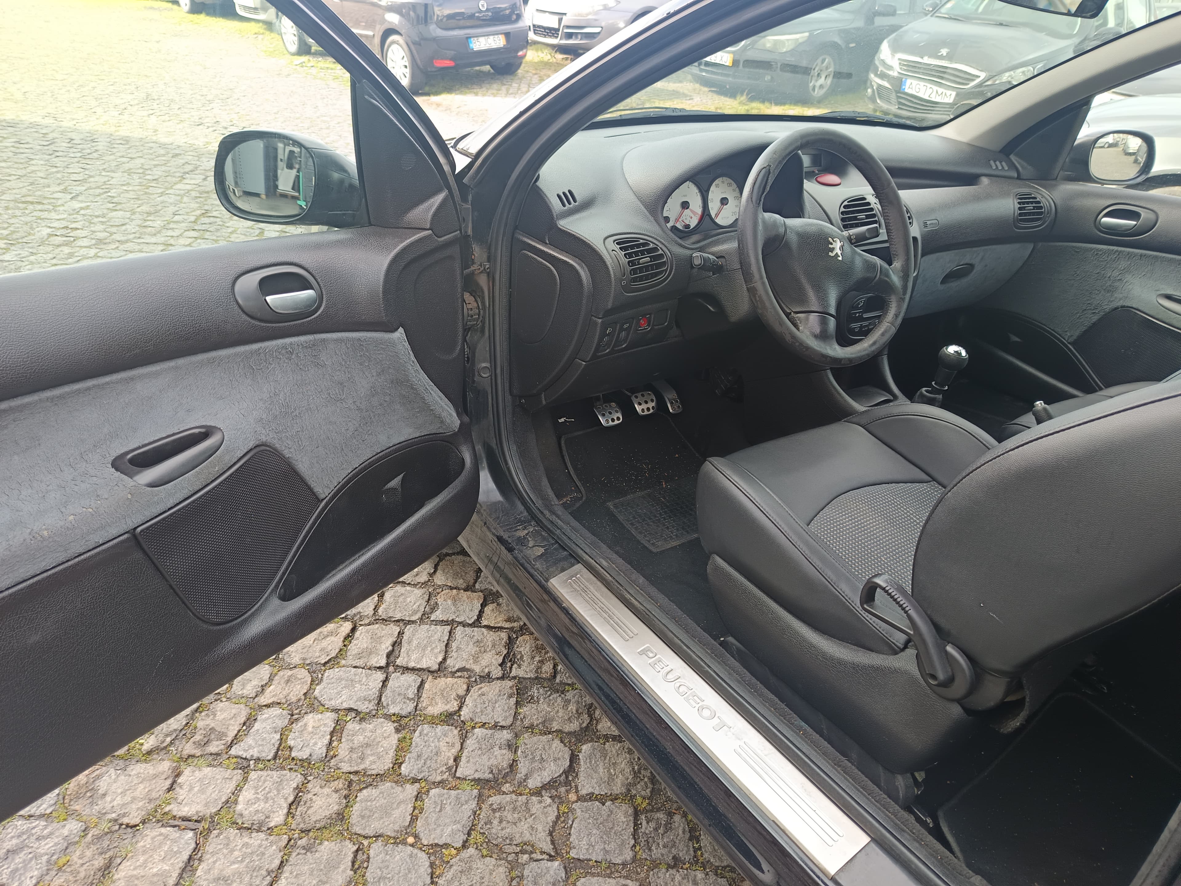 Peugeot 206 · Ano 2001 — imagem 19