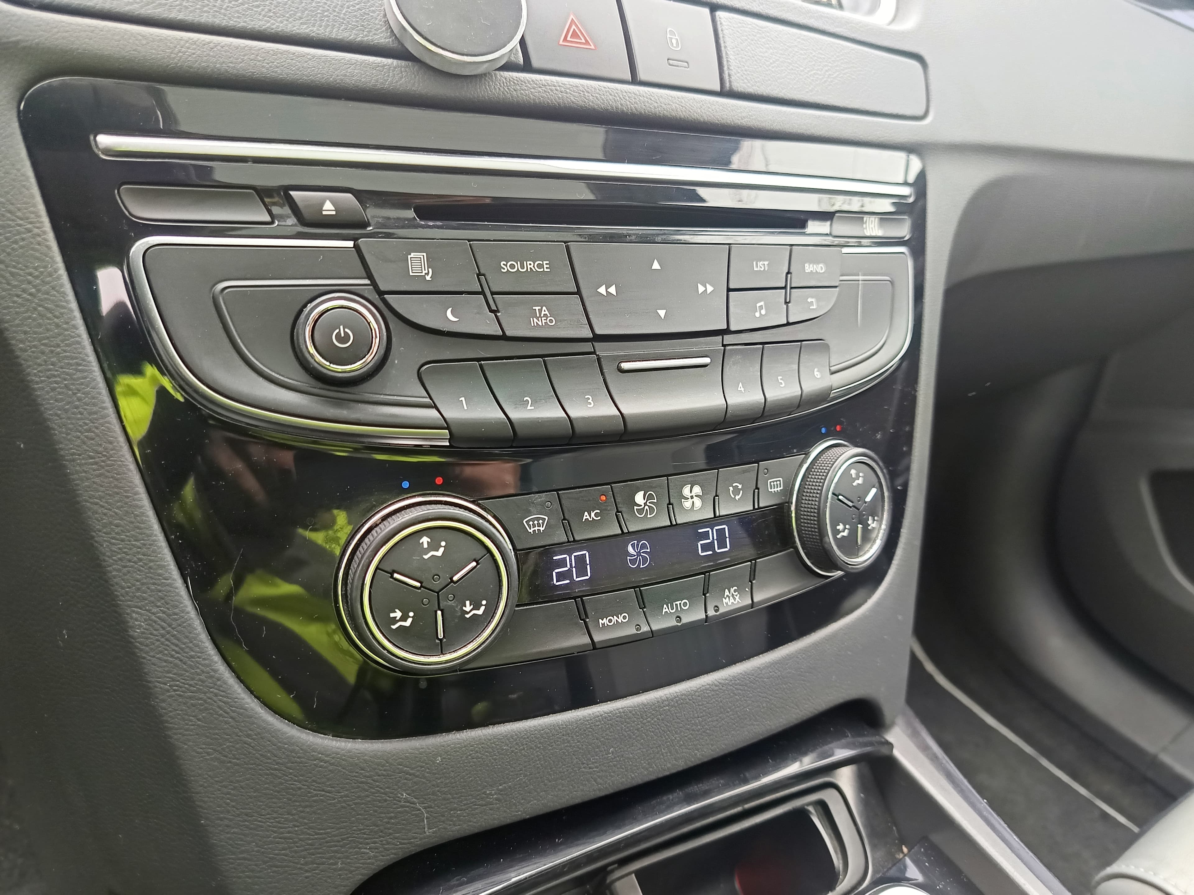 Peugeot 508 HDI 16 · Ano 2013 — imagem 44