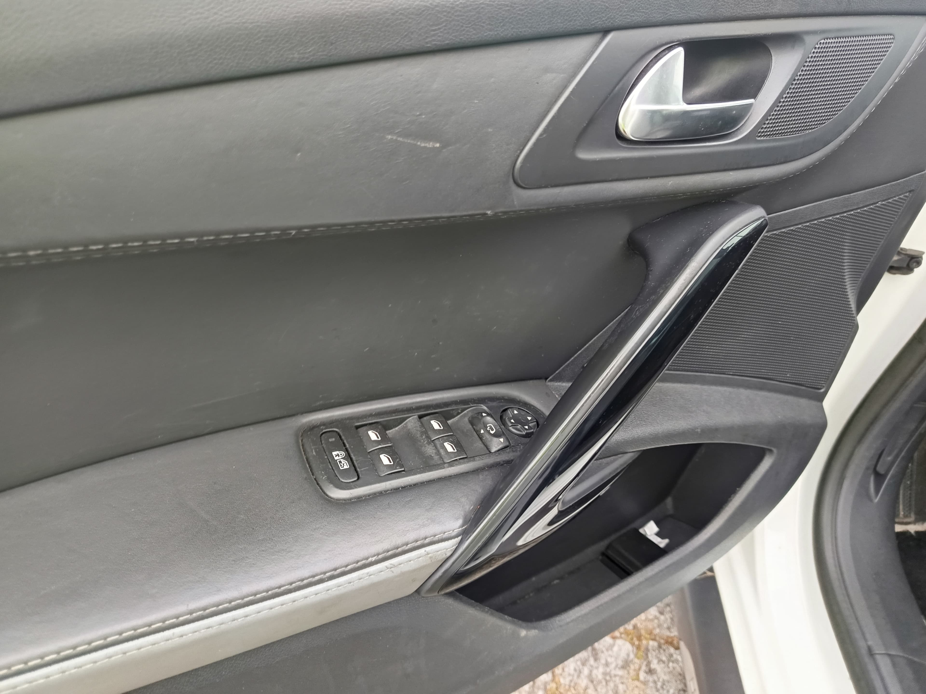 Peugeot 508 HDI 16 · Ano 2013 — imagem 36