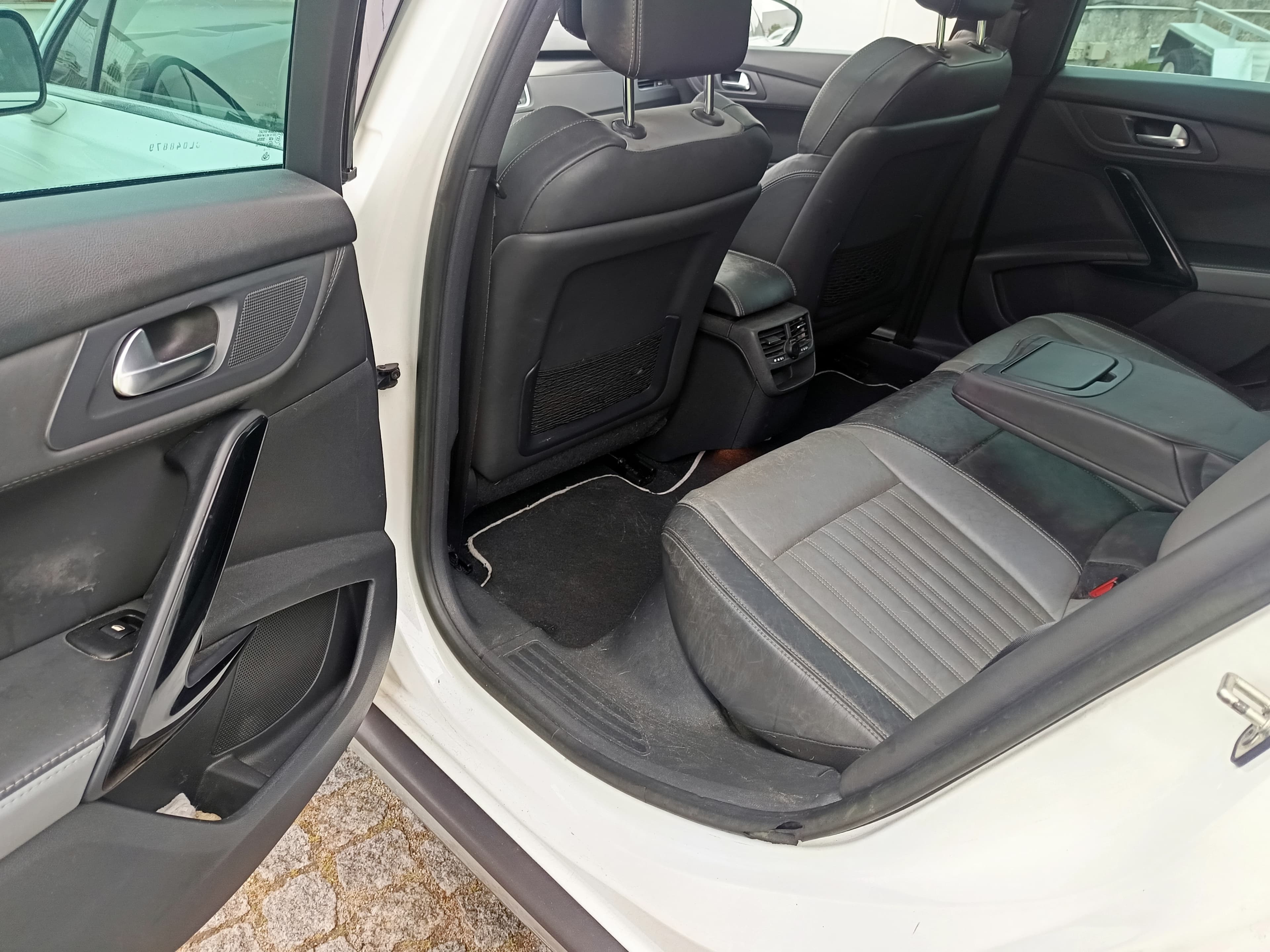 Peugeot 508 HDI 16 · Ano 2013 — imagem 32