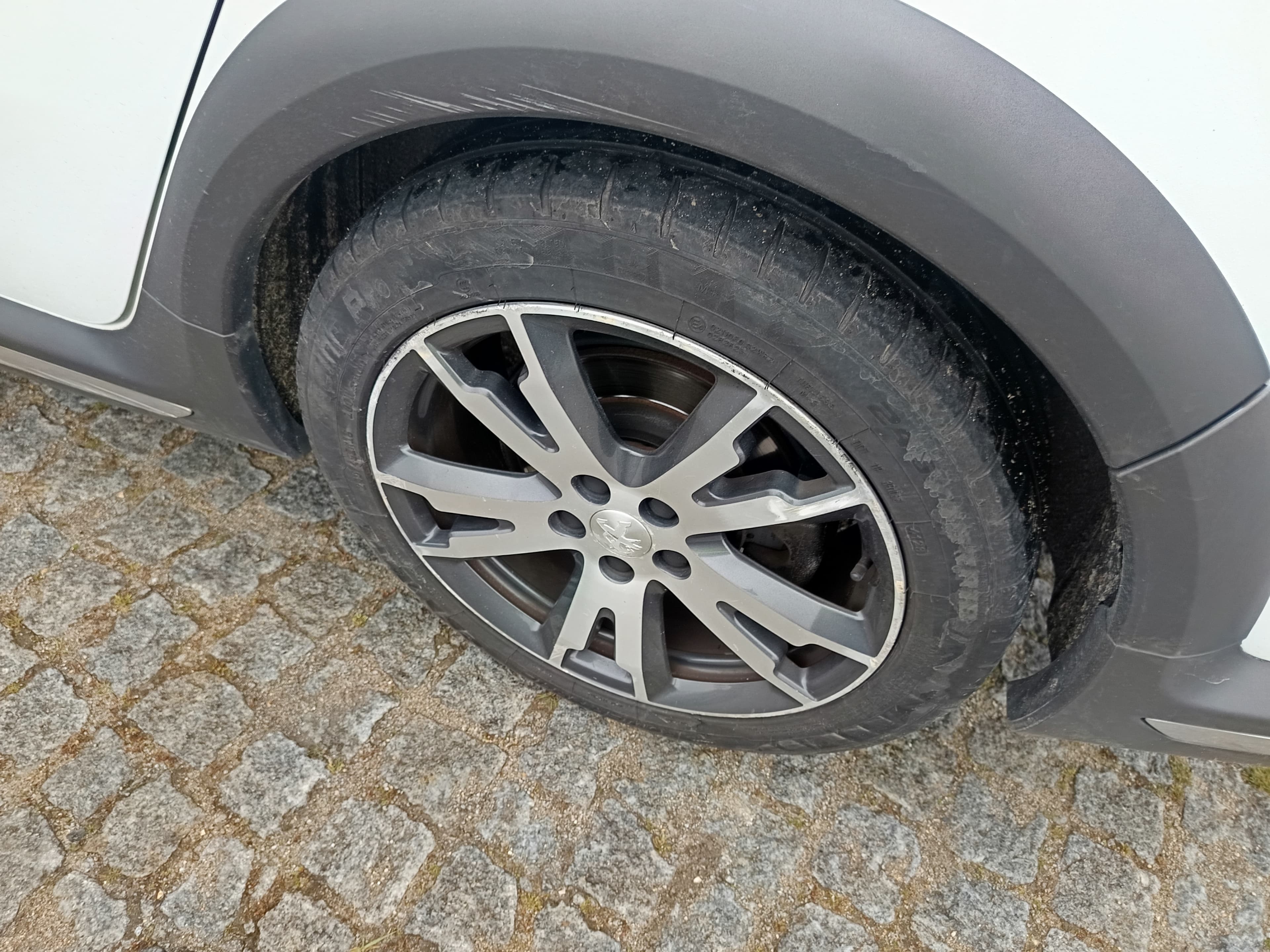 Peugeot 508 HDI 16 · Ano 2013 — imagem 15