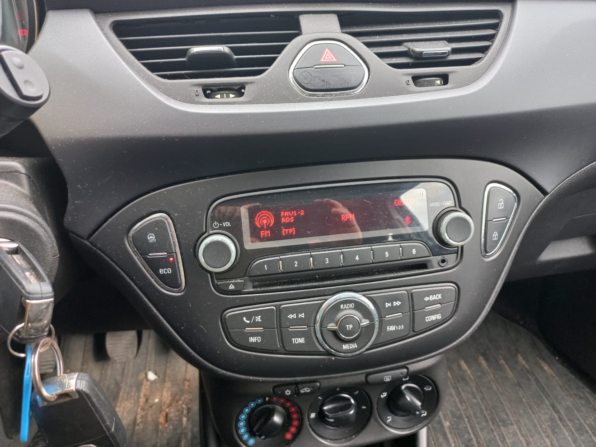 Opel Corsa · Ano 2016 — imagem 21