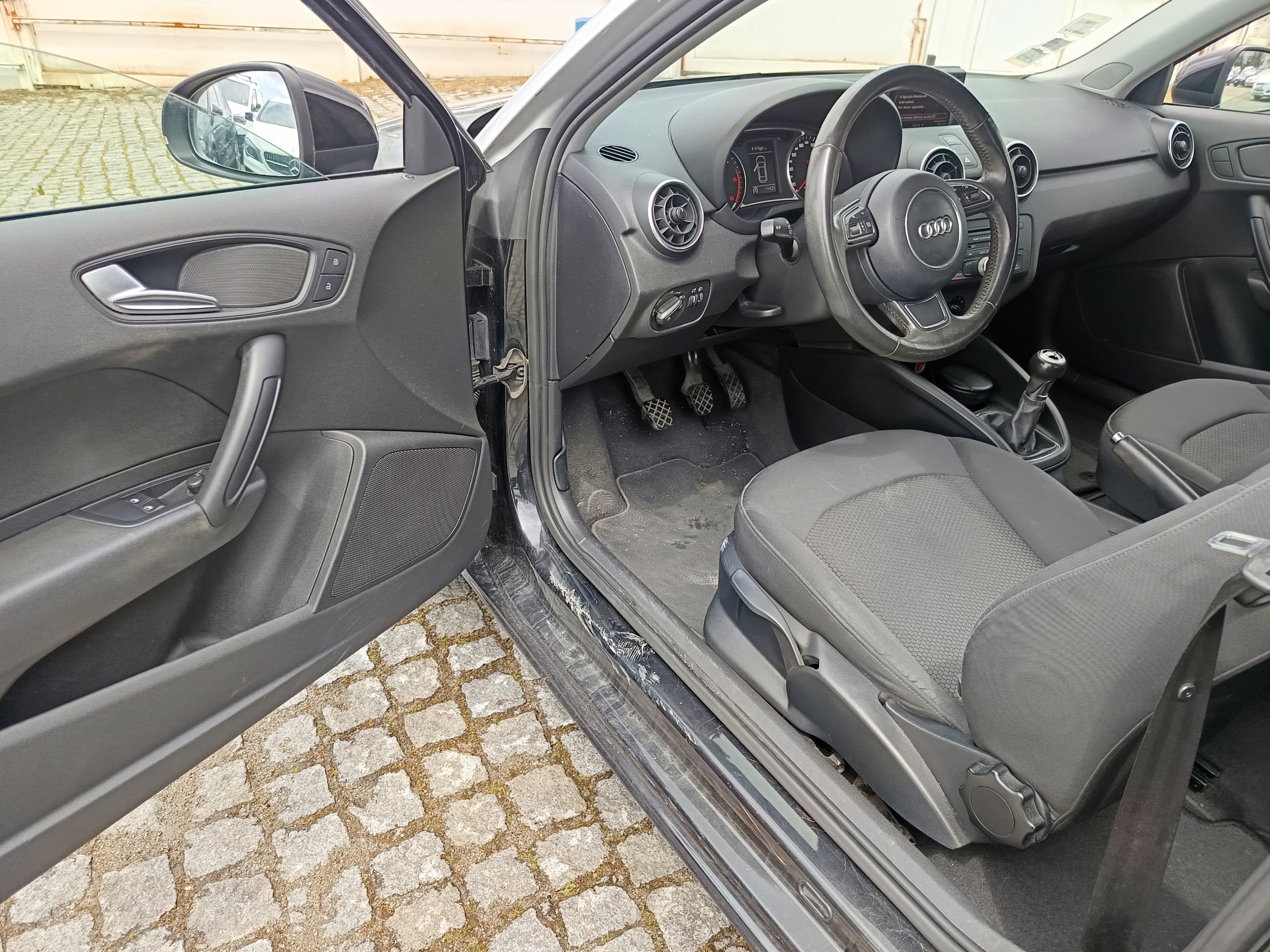 Audi A1 · Ano 2011 — imagem 25