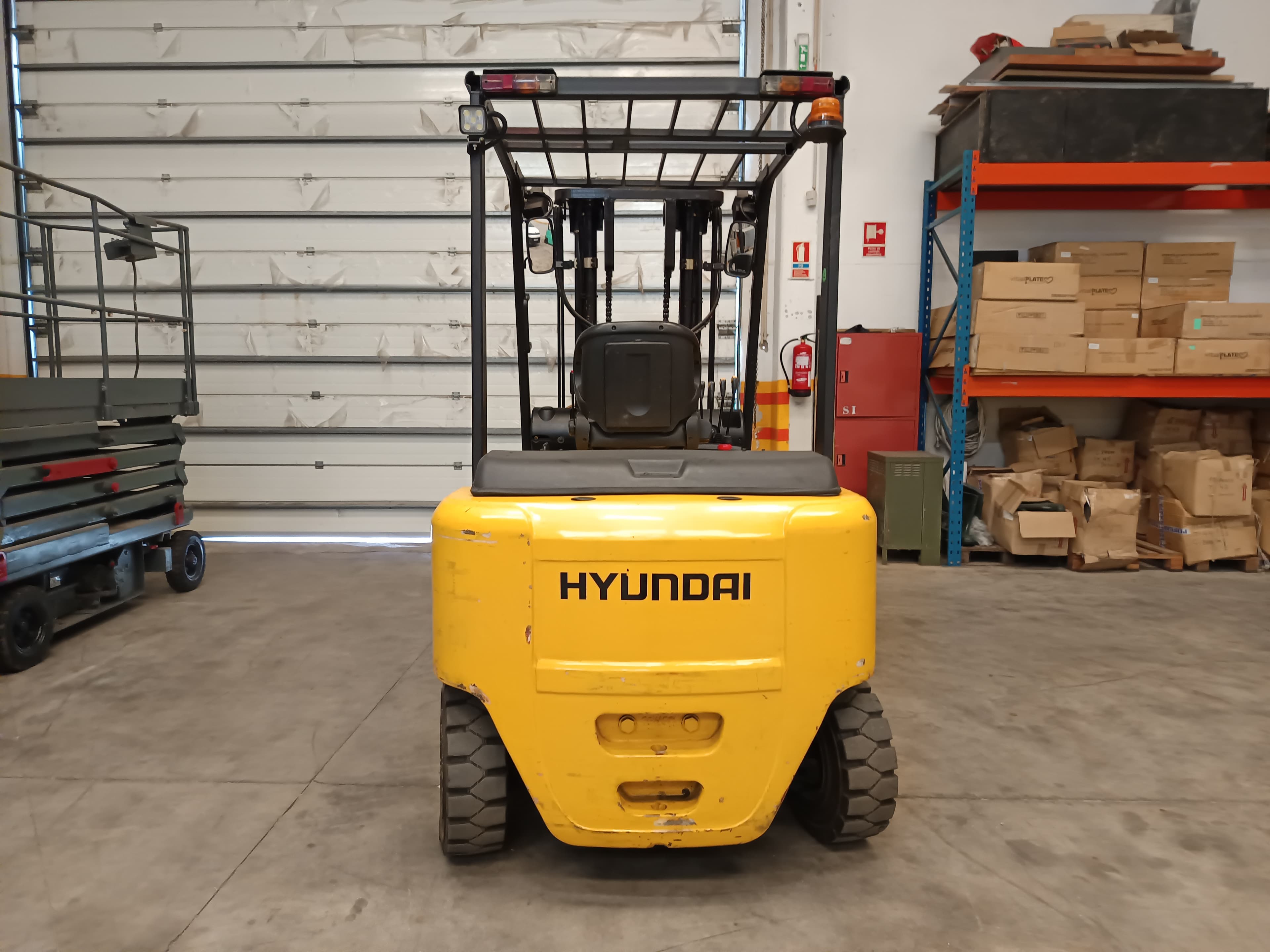Empilhador Hyundai · Elétrico · Ano 2010 · 4000Kg — image 4