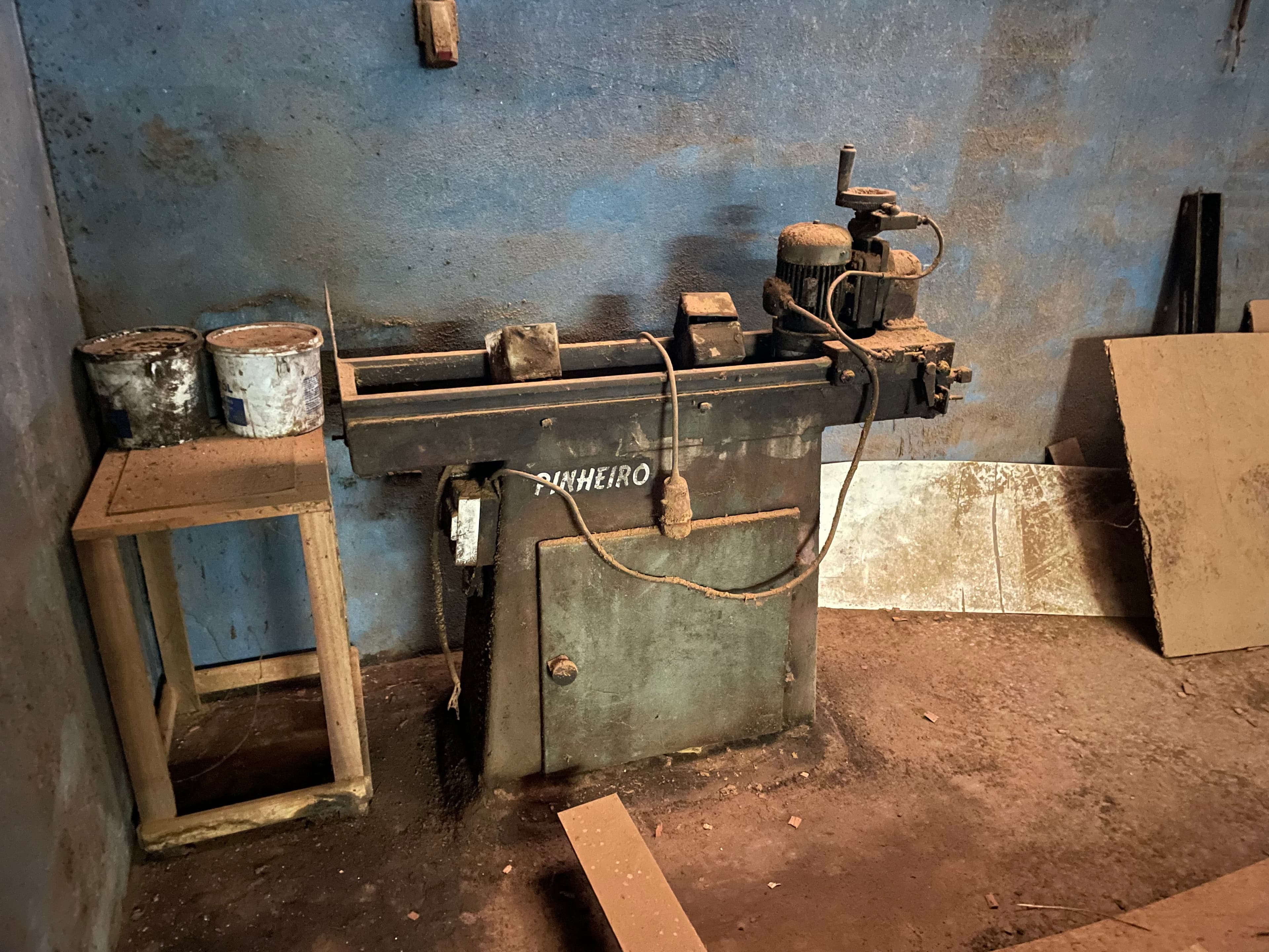 Máquina de afiar serras — image 2