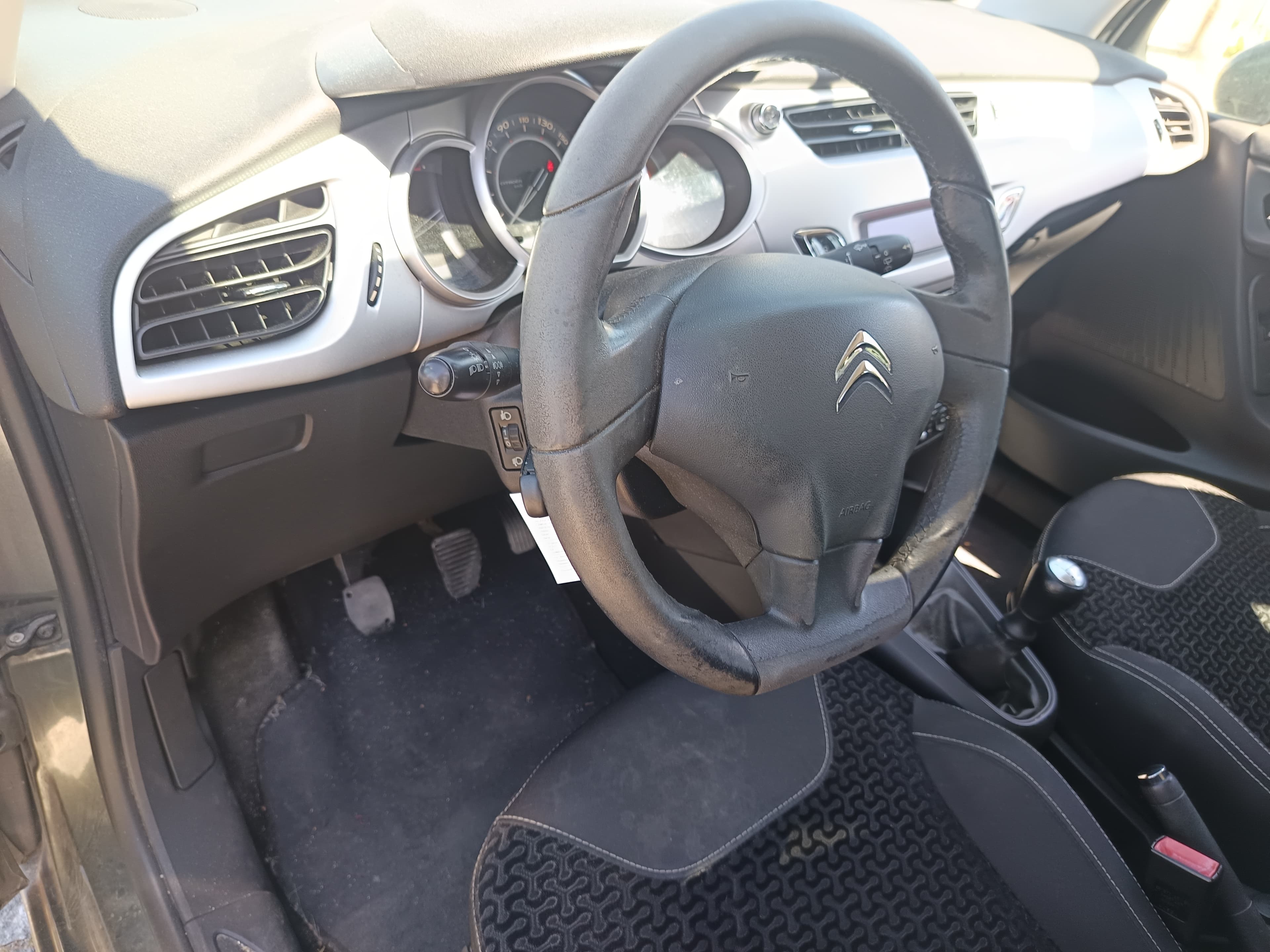 Citroën C3 · Ano 2010 — image 32