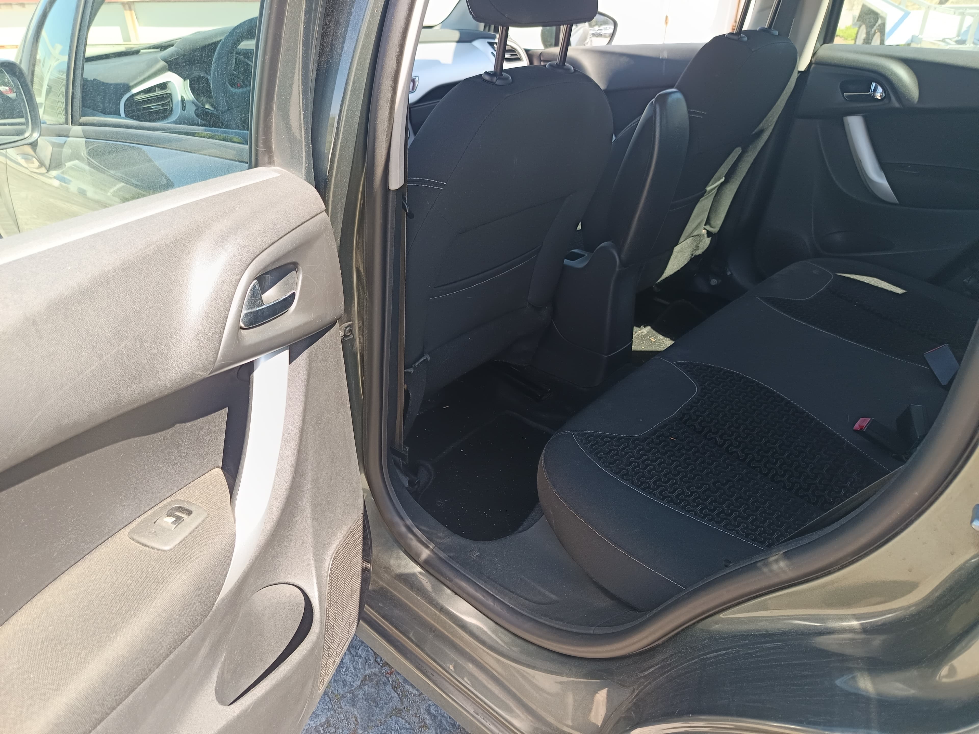 Citroën C3 · Ano 2010 — image 26