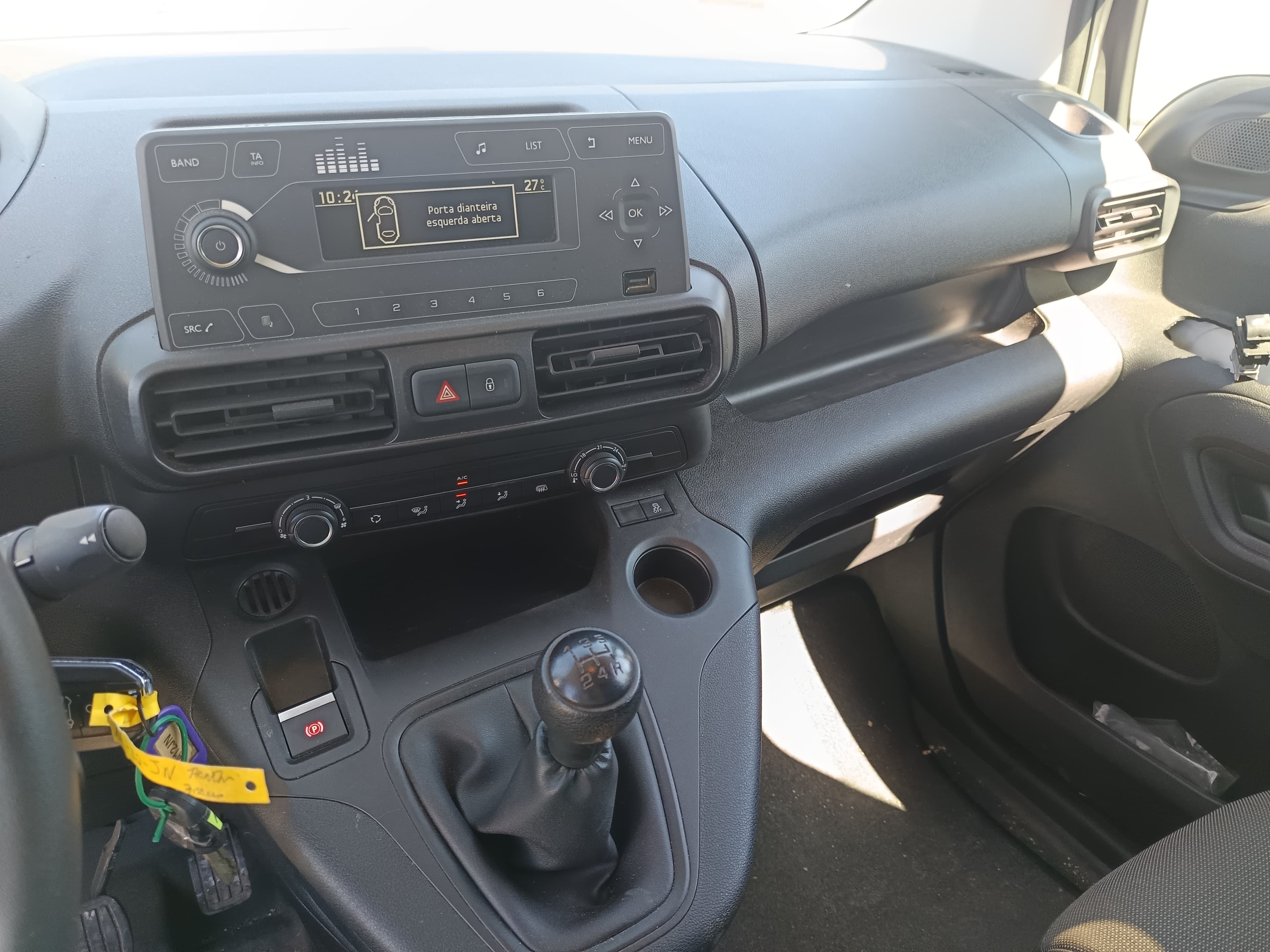 Peugeot Partner 1.5 BlueHDi · Ano 2020 — imagem 28