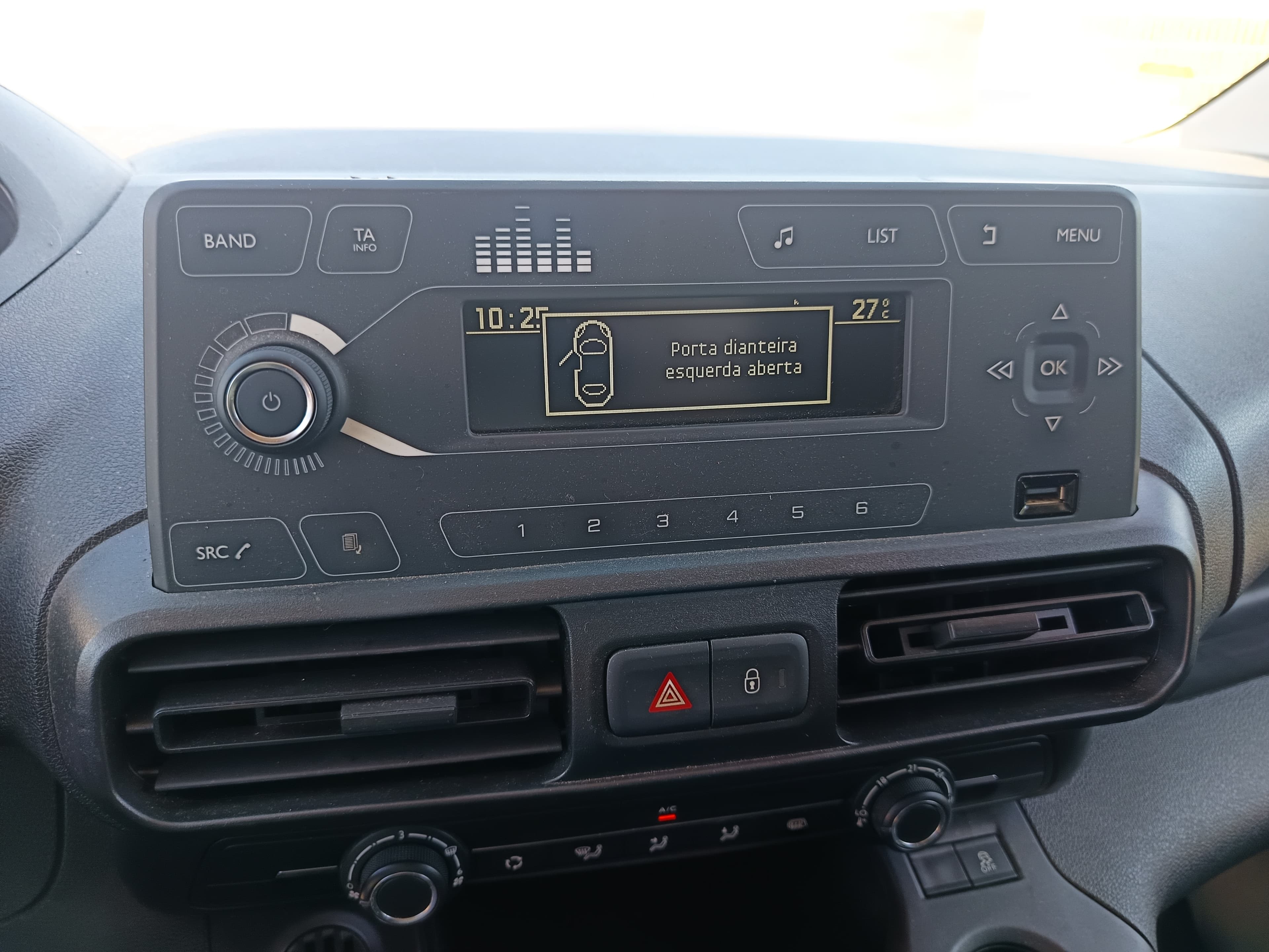 Peugeot Partner 1.5 BlueHDi · Ano 2020 — imagem 29