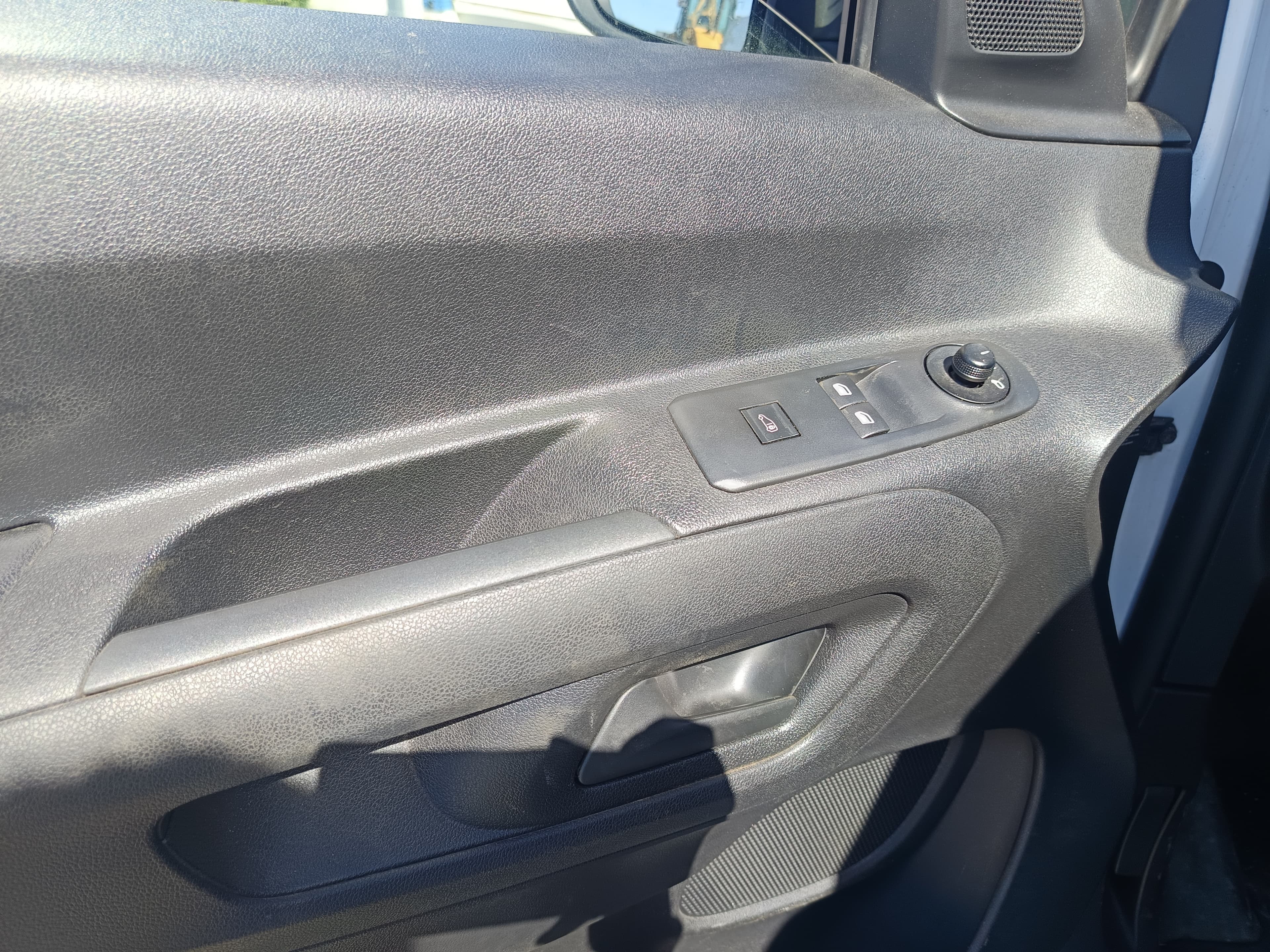 Peugeot Partner 1.5 BlueHDi · Ano 2020 — imagem 24