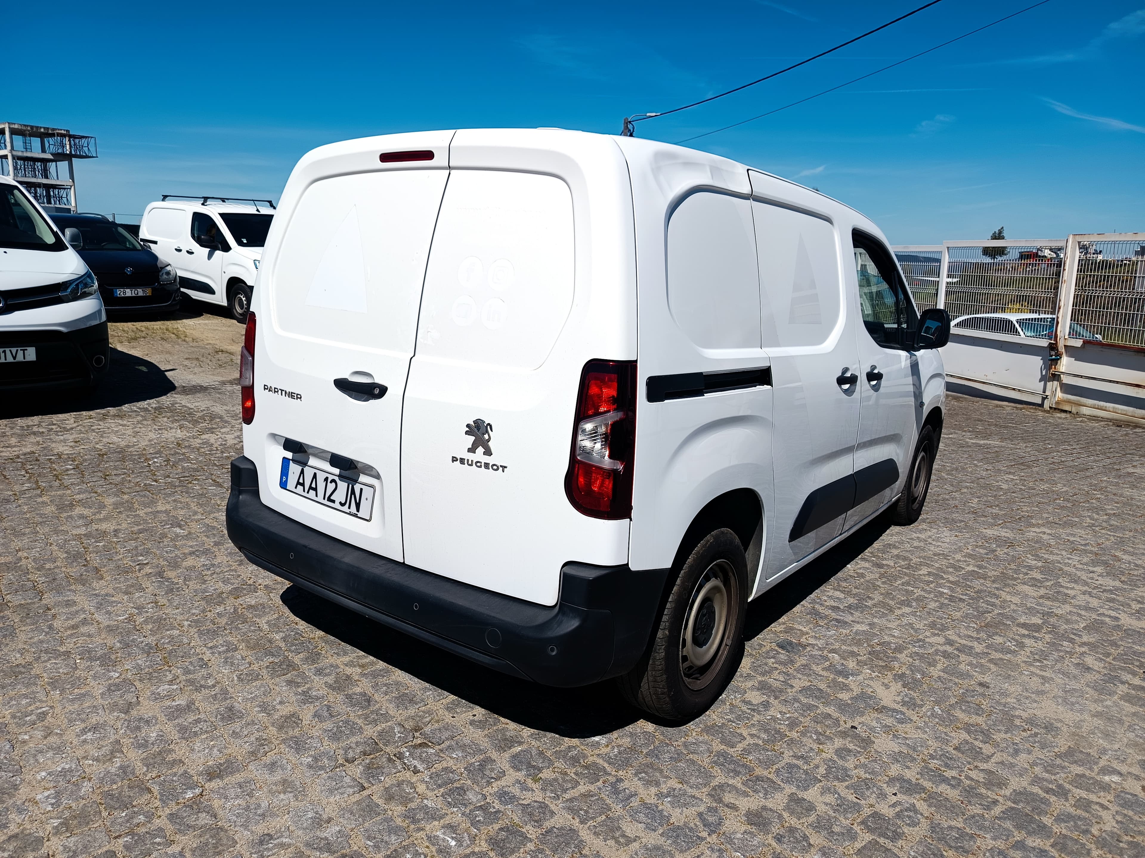 Peugeot Partner 1.5 BlueHDi · Ano 2020 — imagem 4