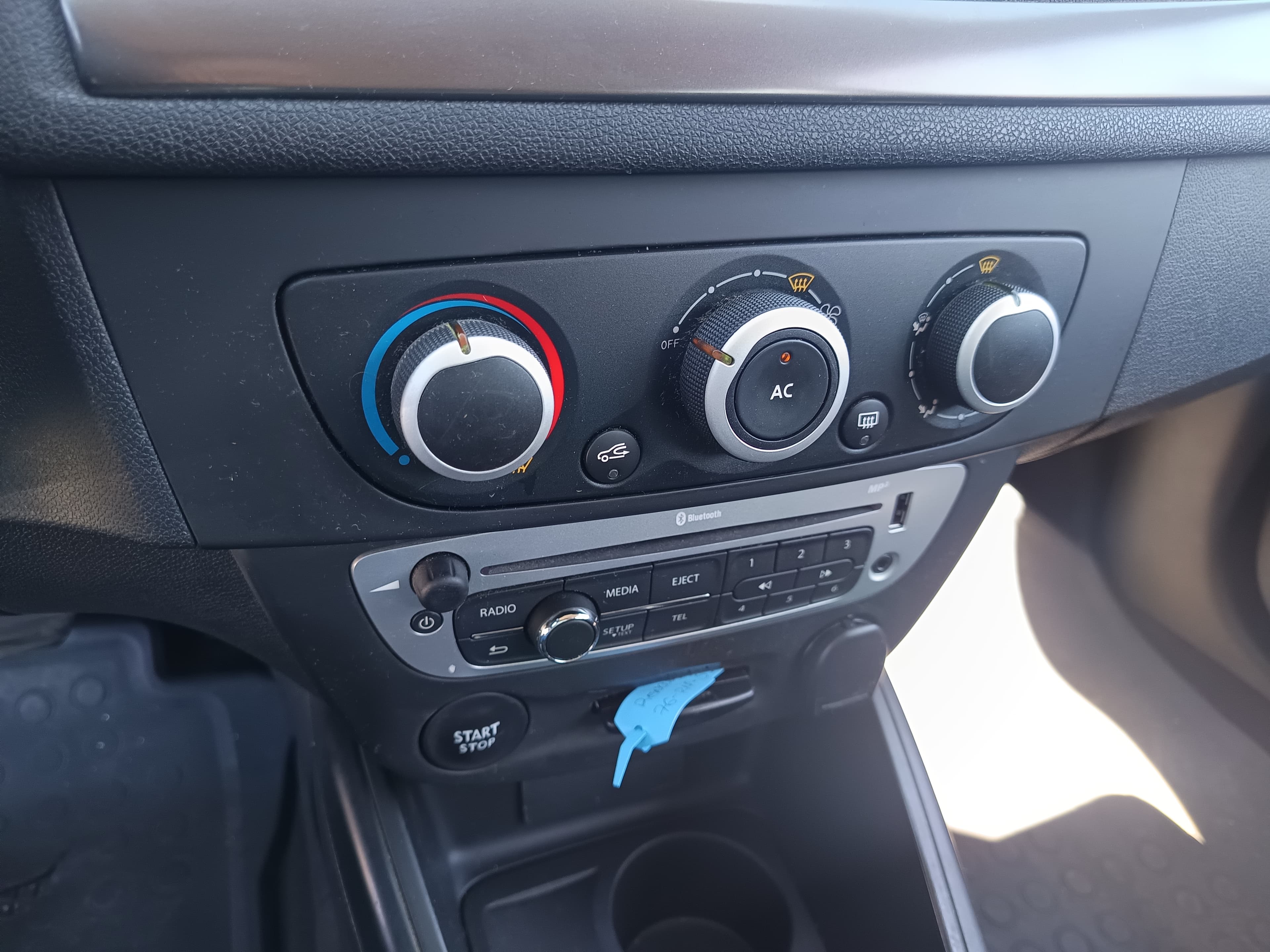 Renault Mégane 1.5 dCi · Ano 2014 — imagem 36