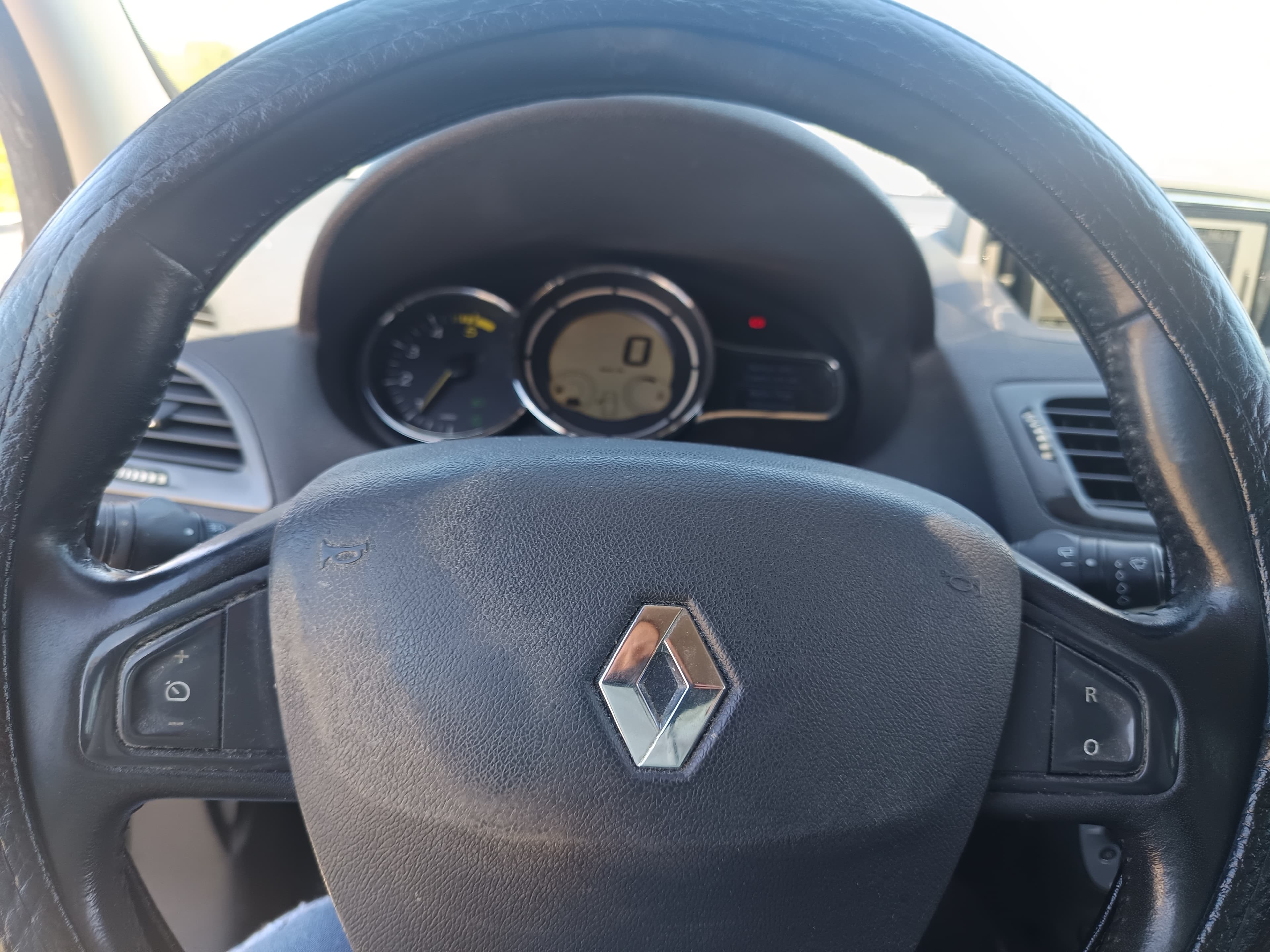 Renault Mégane 1.5 dCi · Ano 2014 — imagem 39