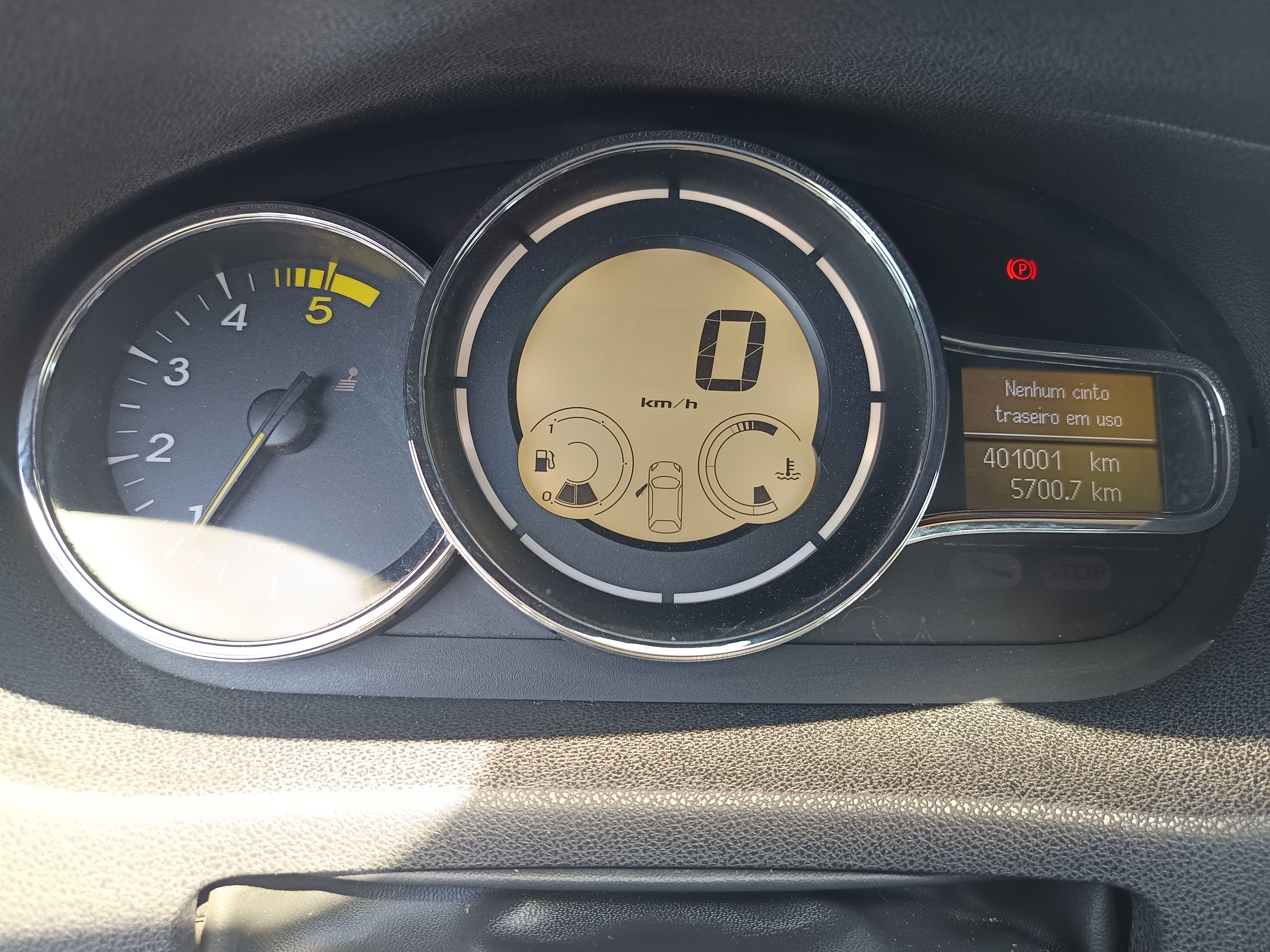 Renault Mégane 1.5 dCi · Ano 2014 — imagem 43