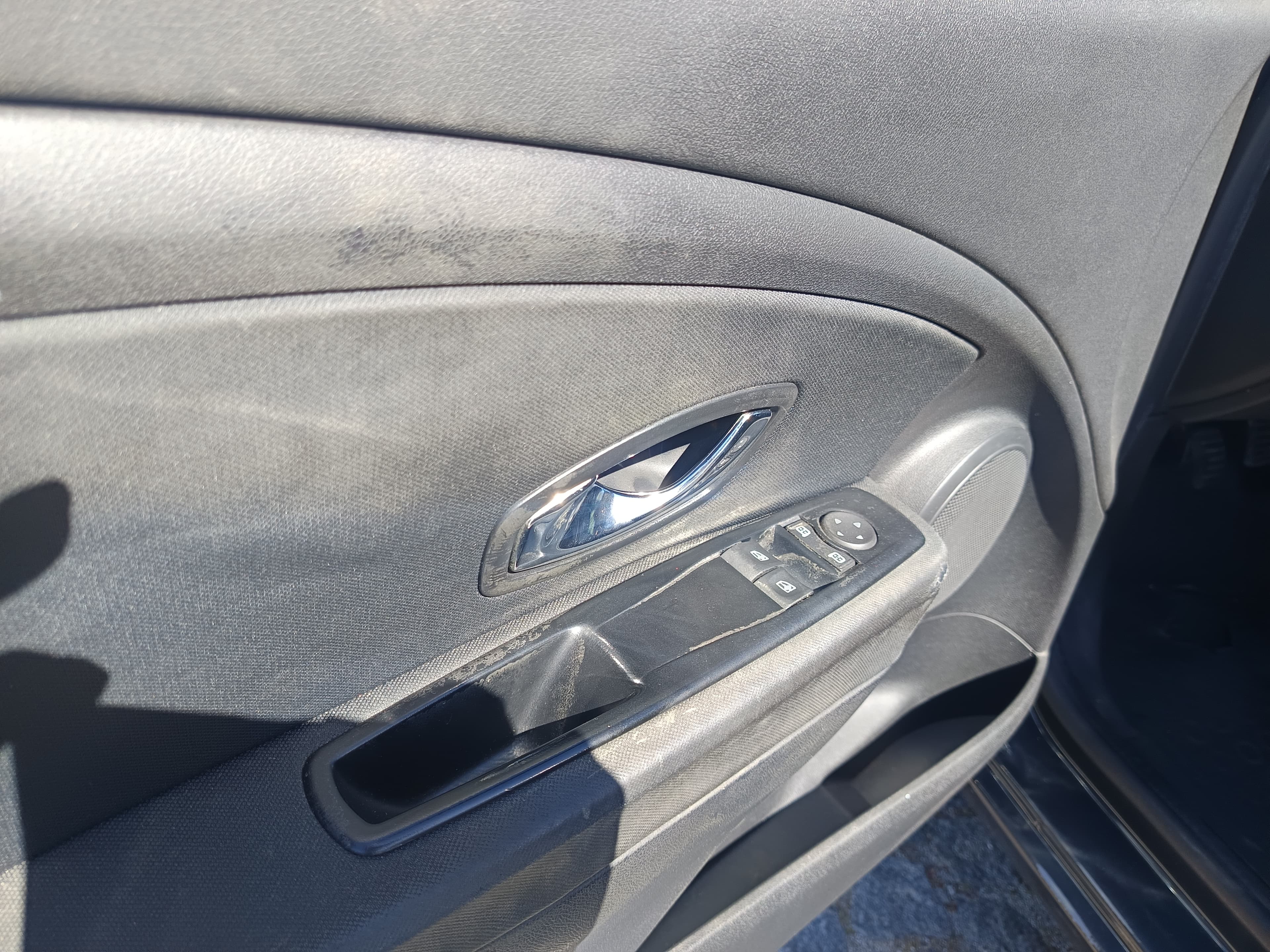 Renault Mégane 1.5 dCi · Ano 2014 — imagem 31