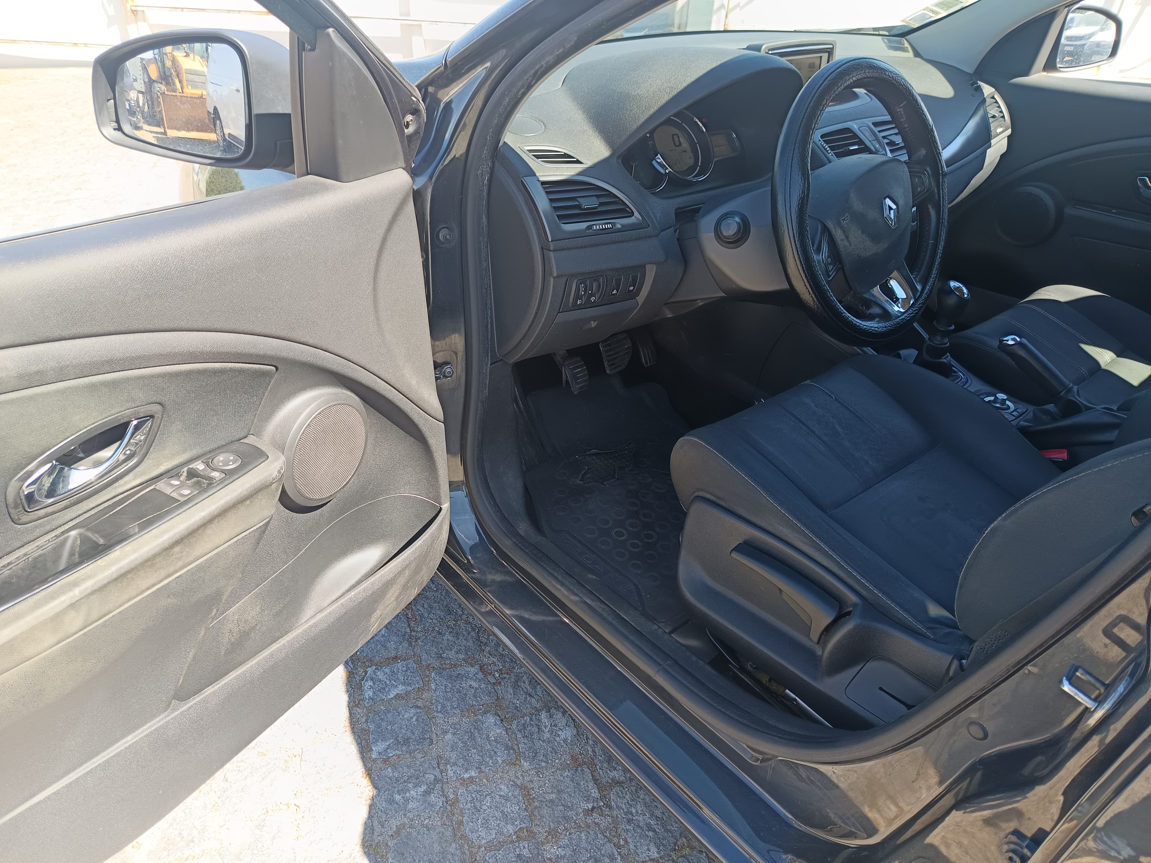 Renault Mégane 1.5 dCi · Ano 2014 — imagem 30
