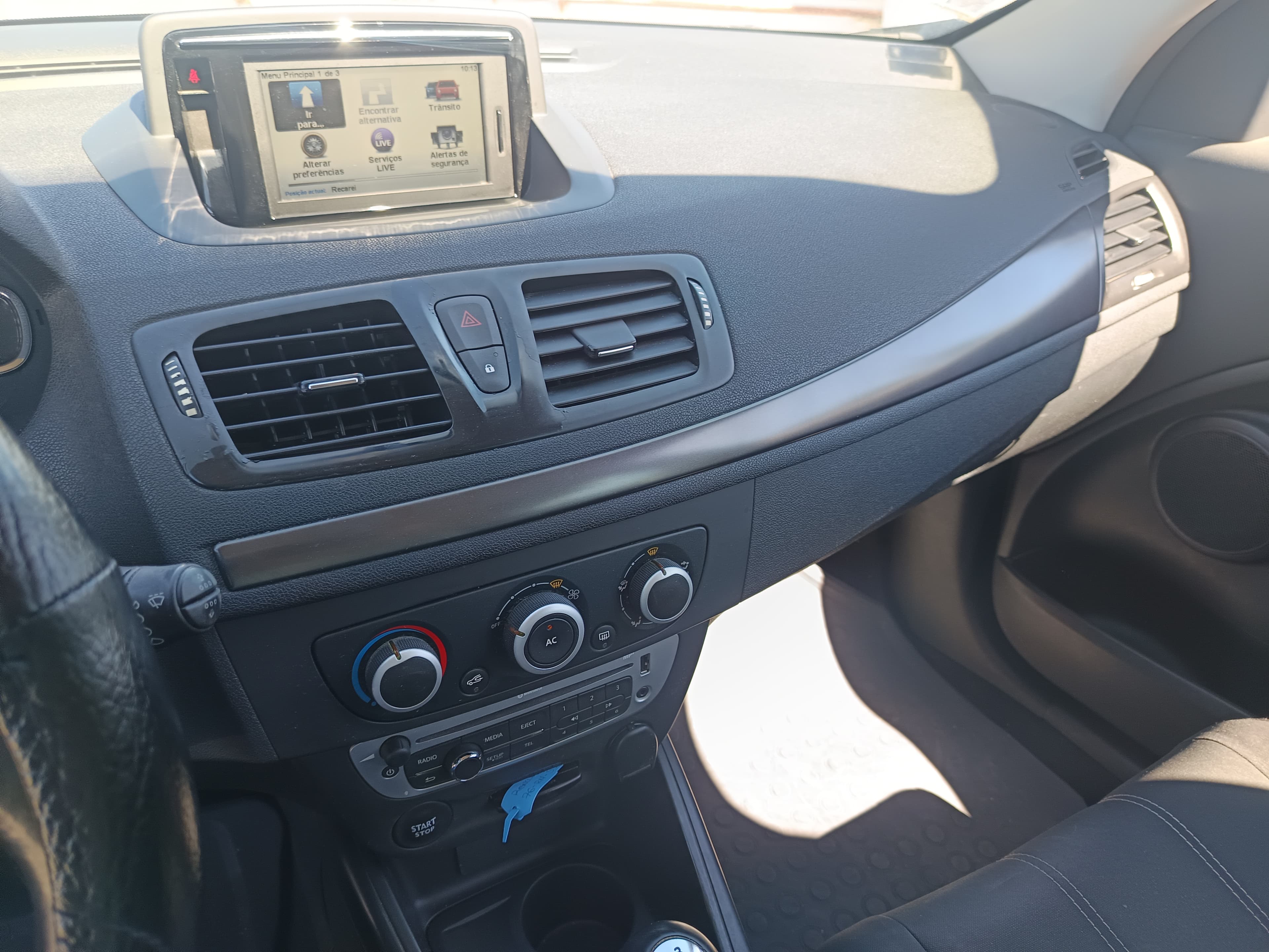 Renault Mégane 1.5 dCi · Ano 2014 — imagem 34