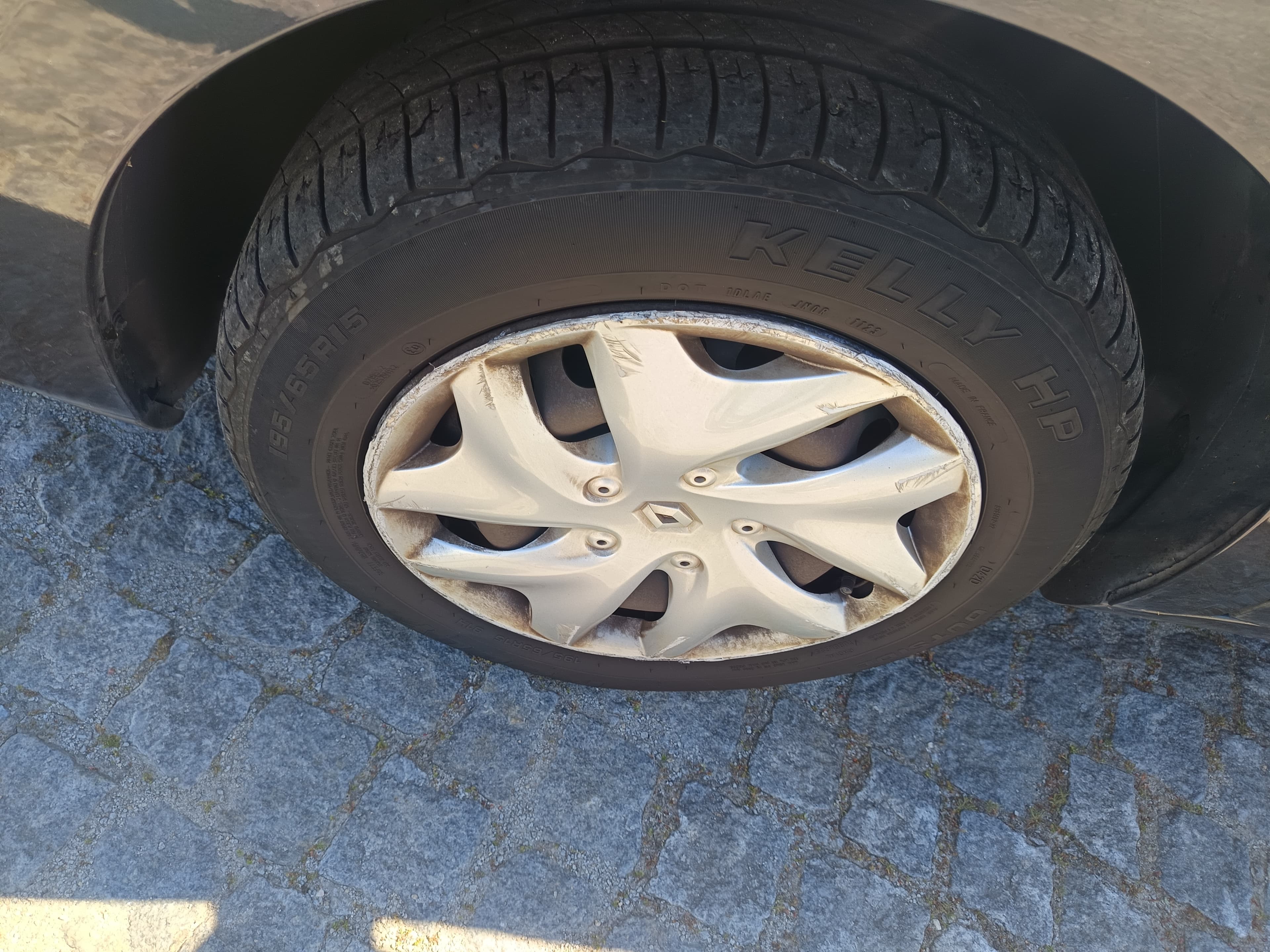 Renault Mégane 1.5 dCi · Ano 2014 — imagem 16