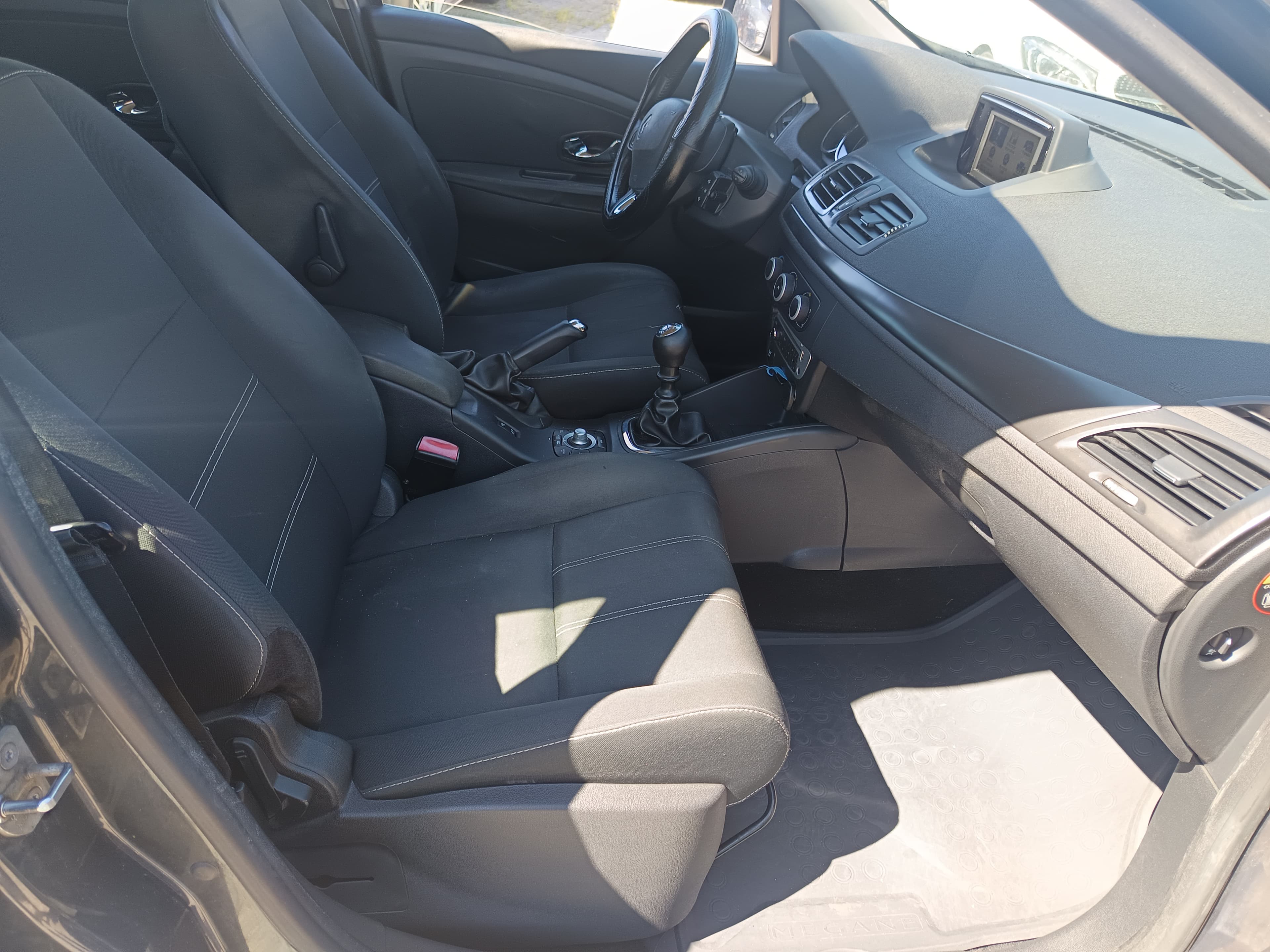 Renault Mégane 1.5 dCi · Ano 2014 — imagem 26