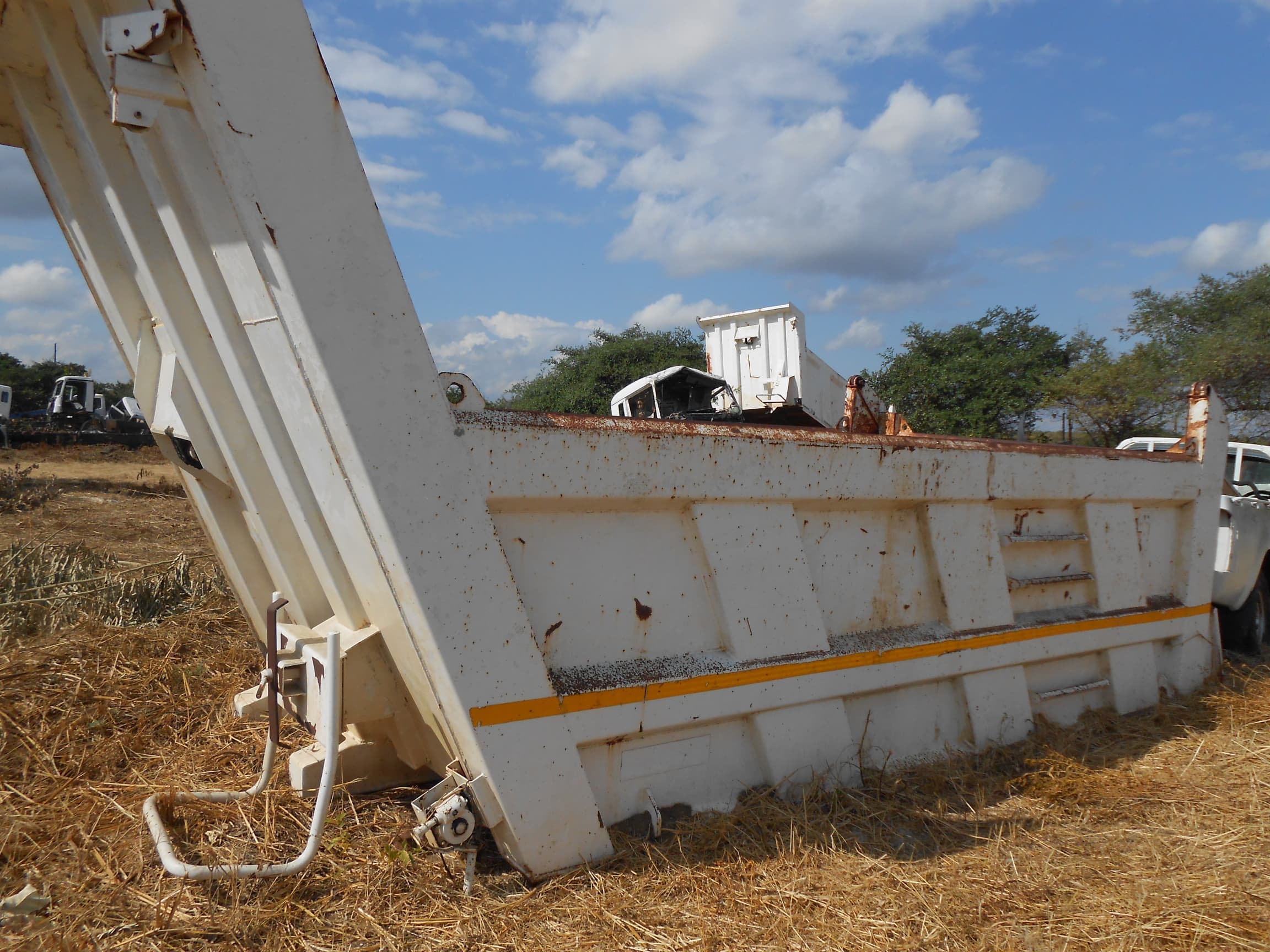 Tipper Bucket