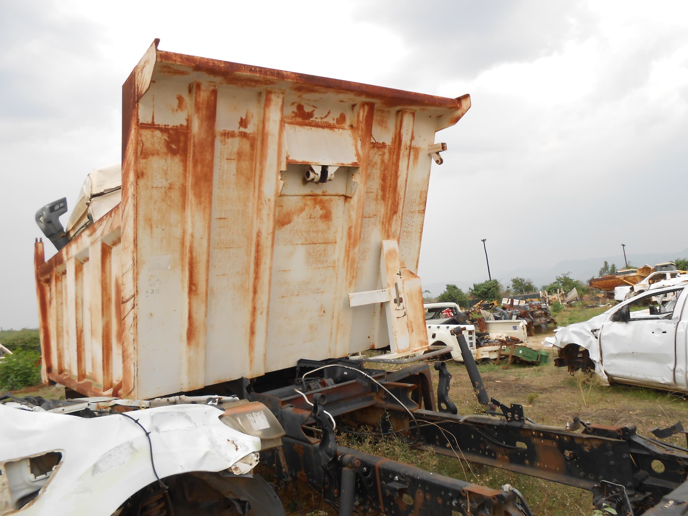 Tipper Truck 26t (6X4) — image 3