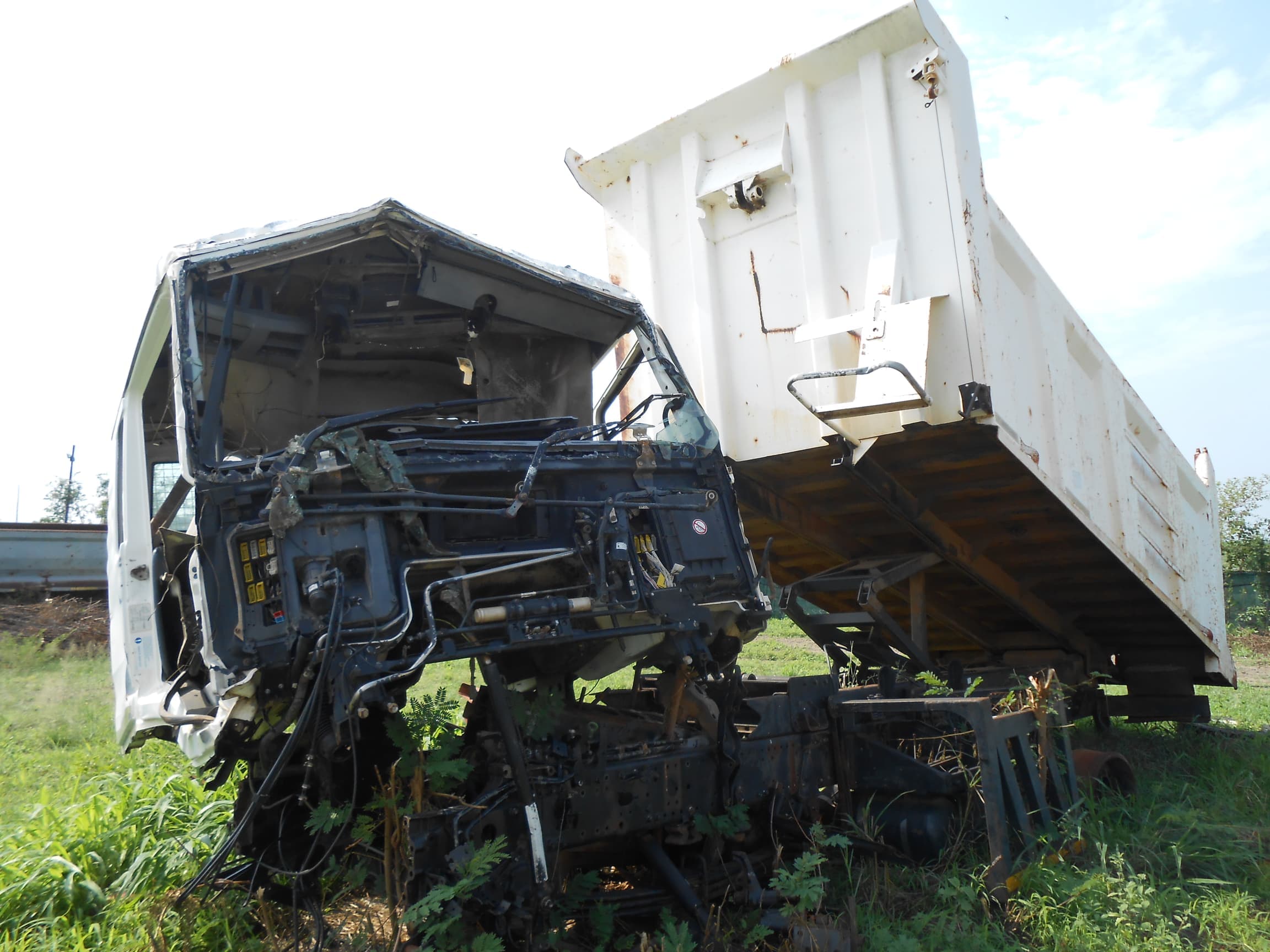Tipper Truck 26t (6X4) — image 2