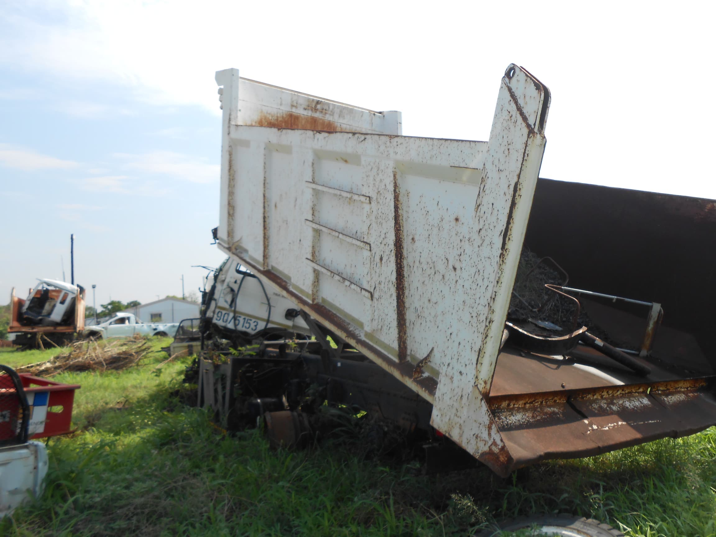 Tipper Truck 26t (6X4) — image 3
