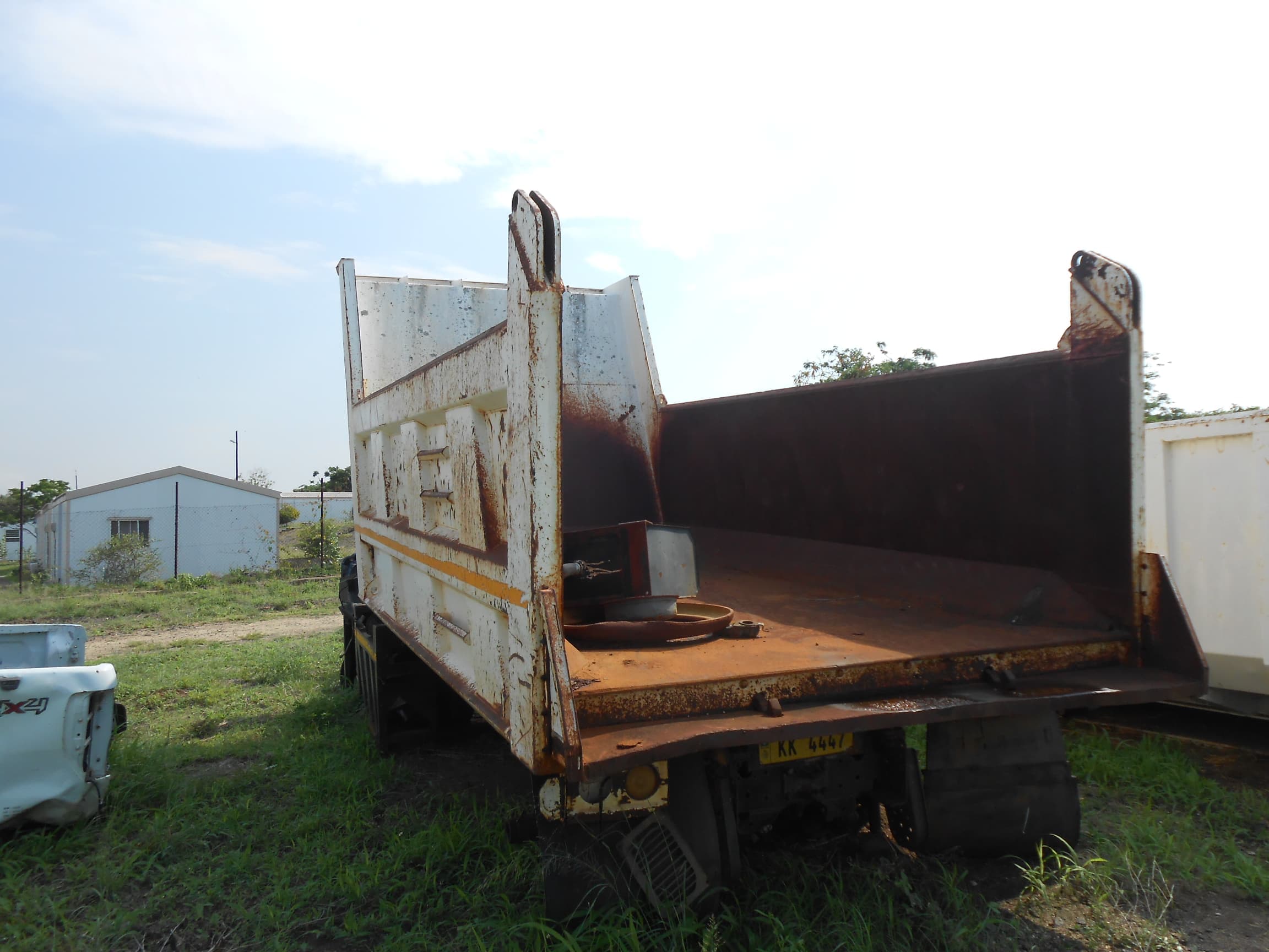 Tipper Truck 26t (6X4) — image 3