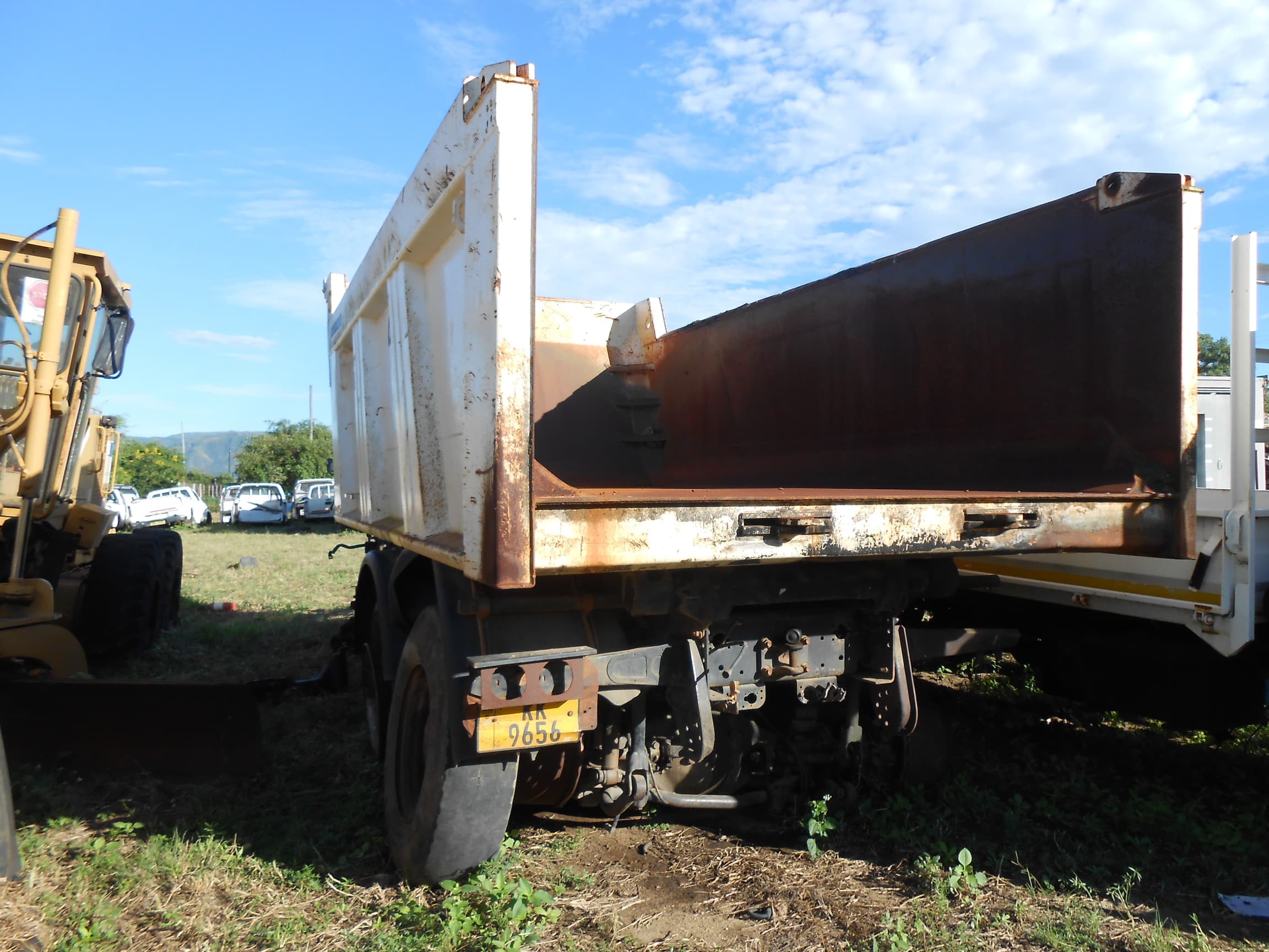 Tipper Truck 26t (6X4) — image 3