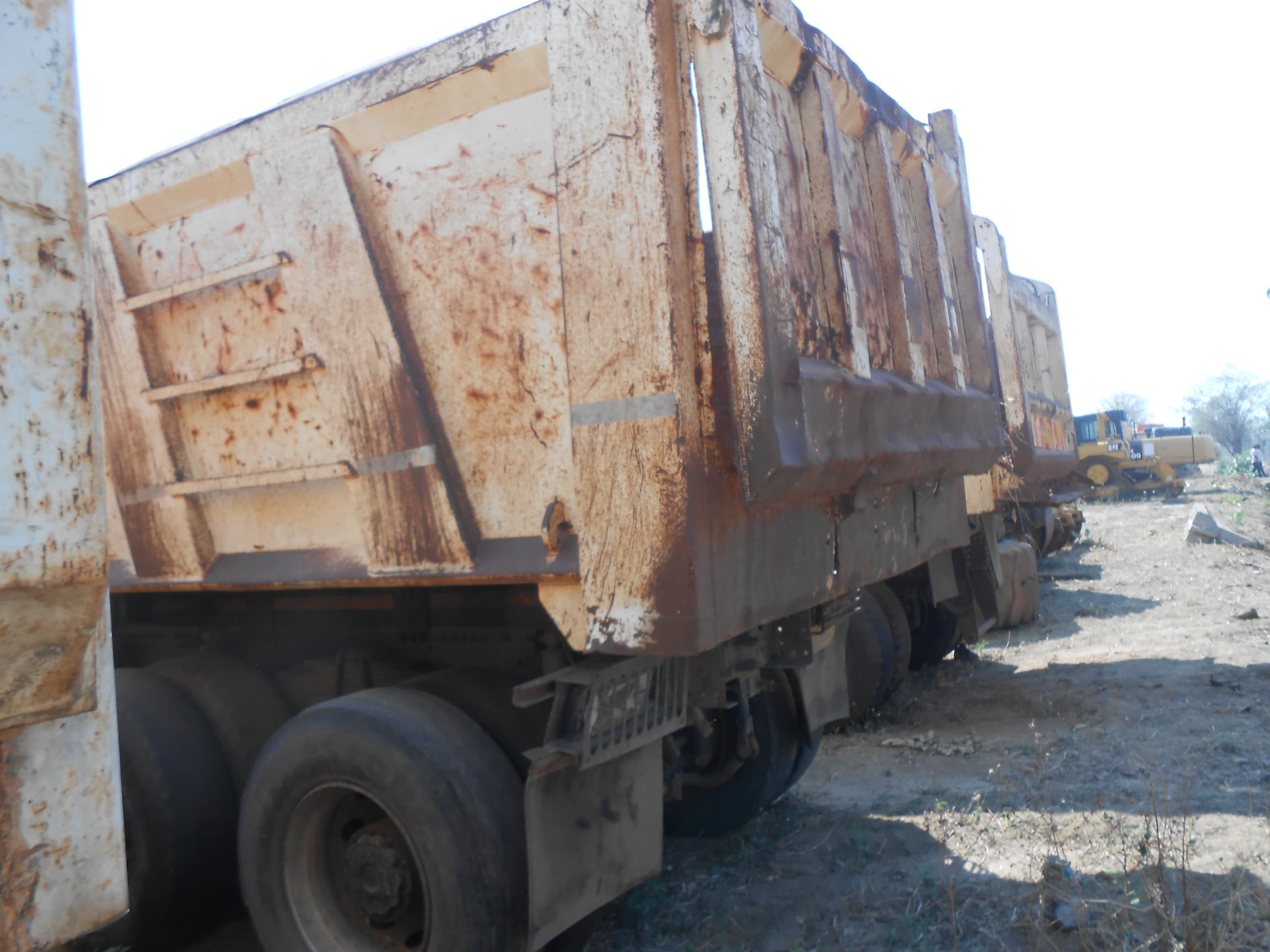 Tipper Truck 26t (6X4) — image 2