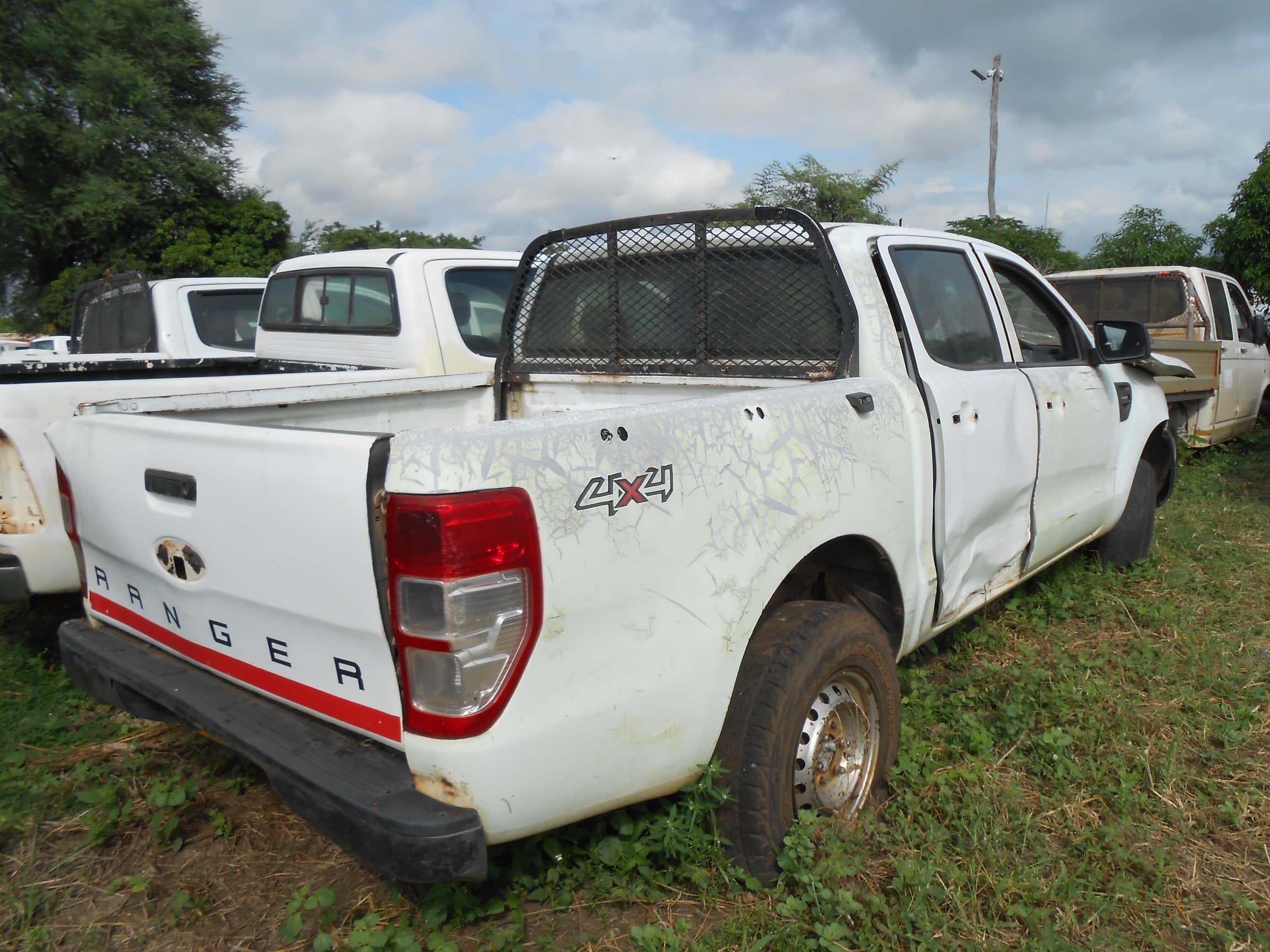 Pickup D/Cab 4x4 — image 2