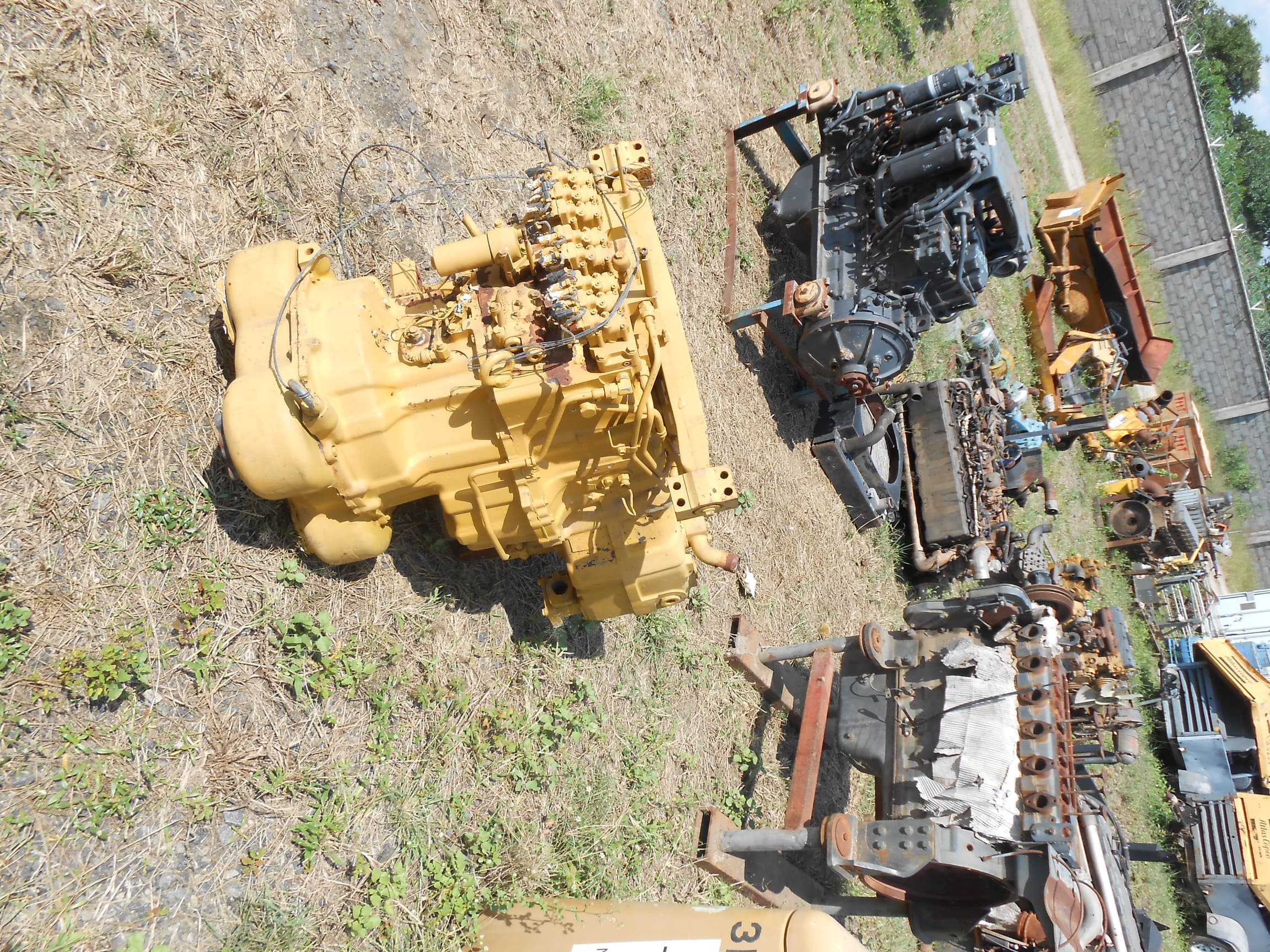 Engines and Gearbox Set — image 2
