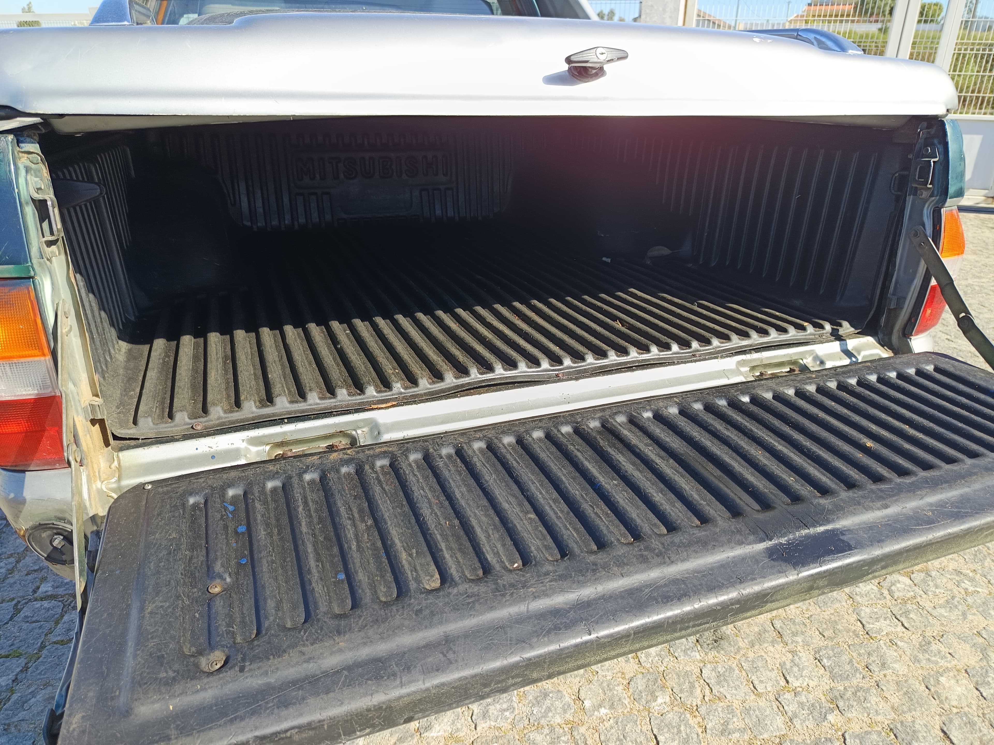 Mitsubishi L200 2.5 TDi 4WD · Ano 1997 — image 17