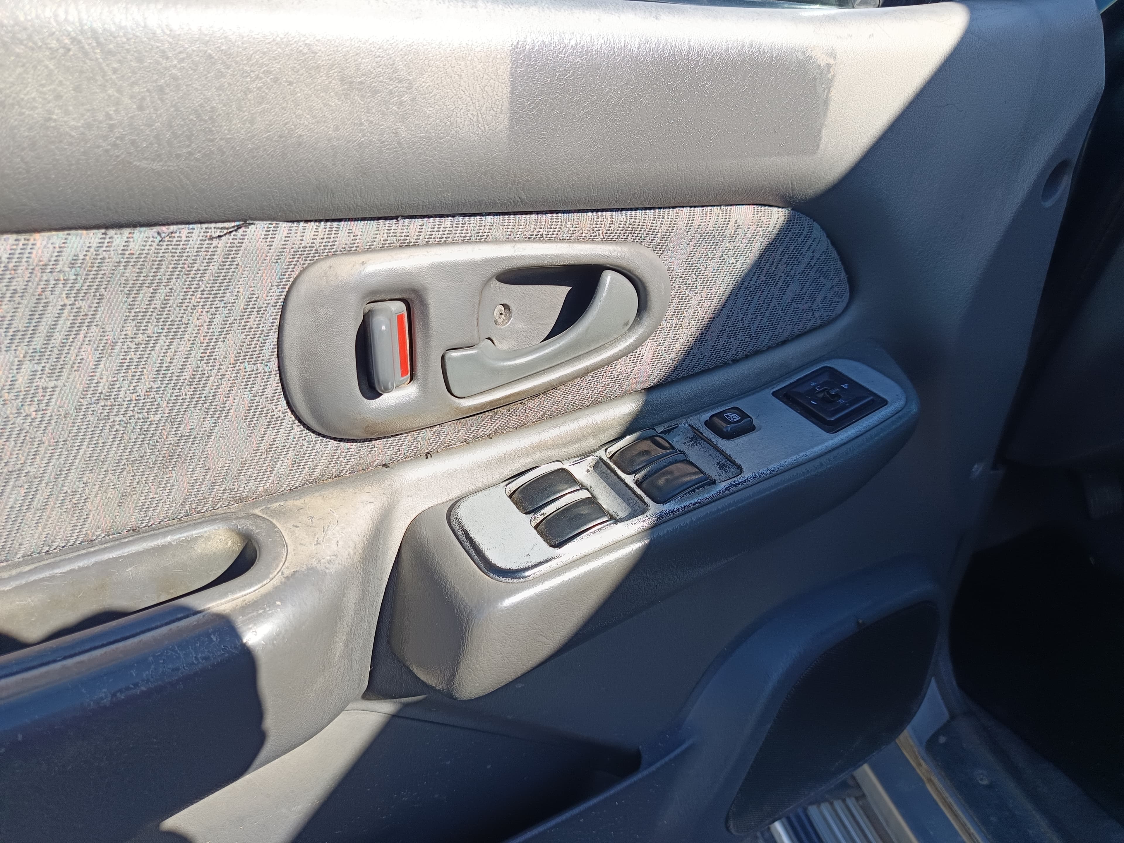 Mitsubishi L200 2.5 TDi 4WD · Ano 1997 — image 31