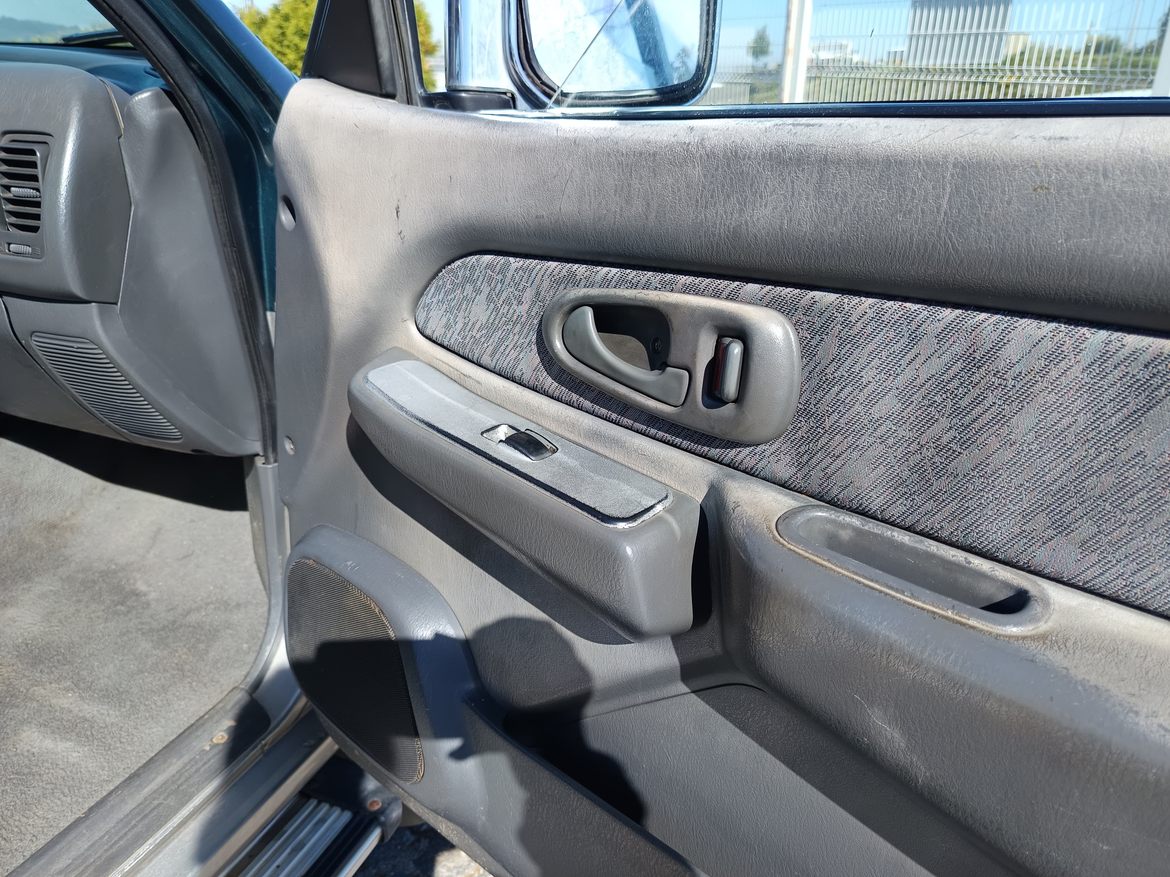 Mitsubishi L200 2.5 TDi 4WD · Ano 1997 — image 24