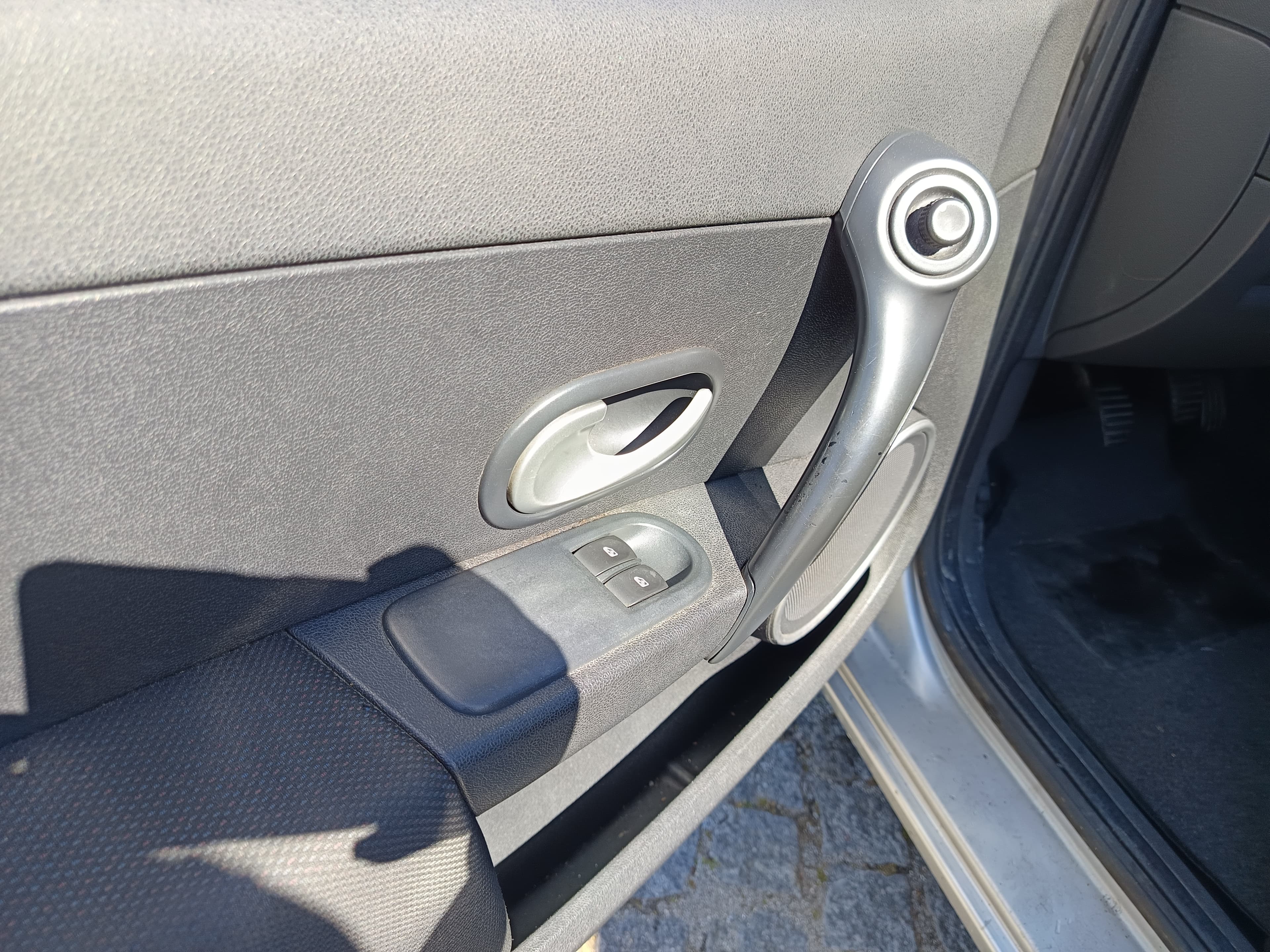 Renault Clio 1.5 dCi · Ano 2008 — imagem 33