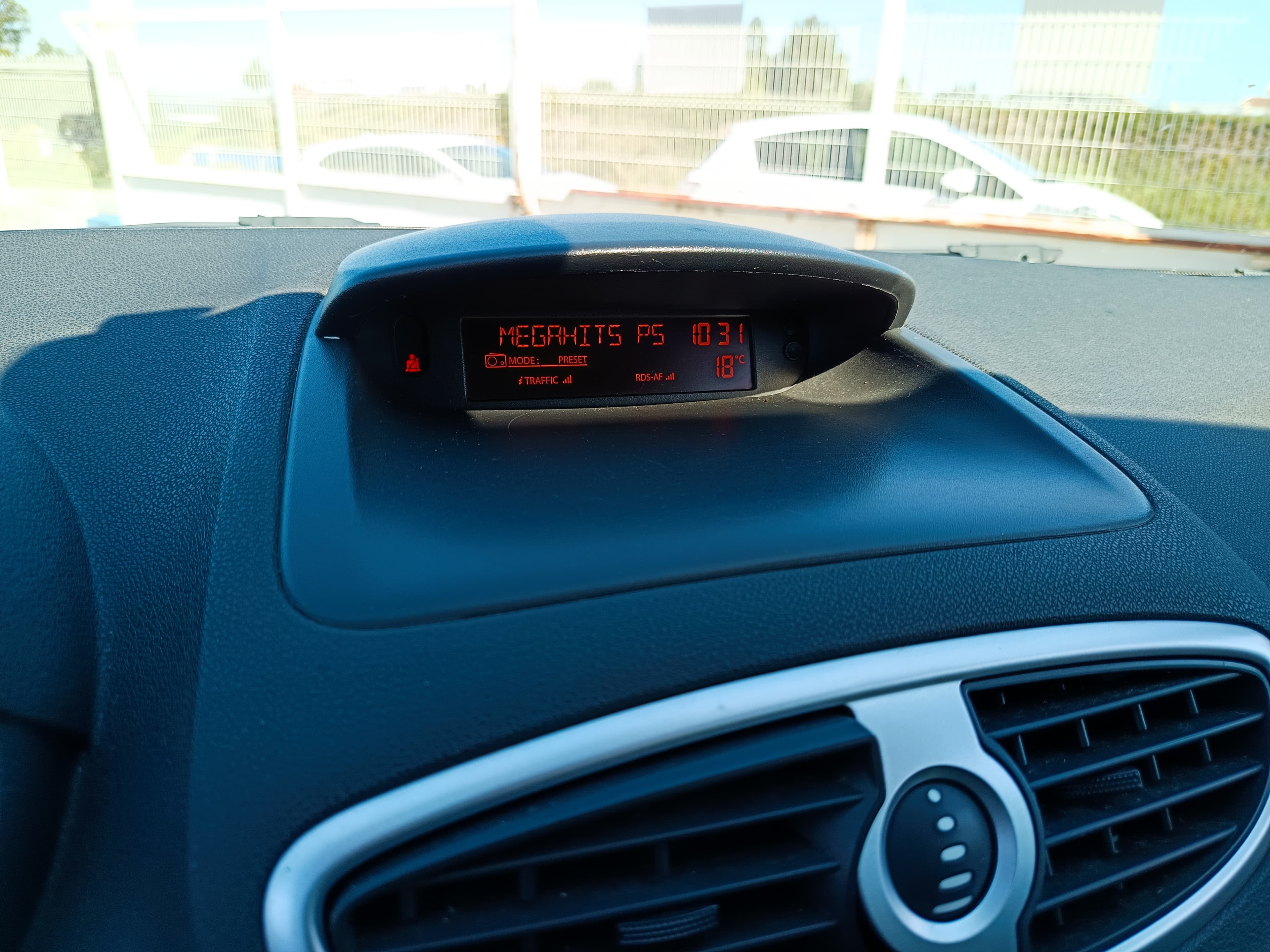 Renault Clio 1.5 dCi · Ano 2008 — imagem 38