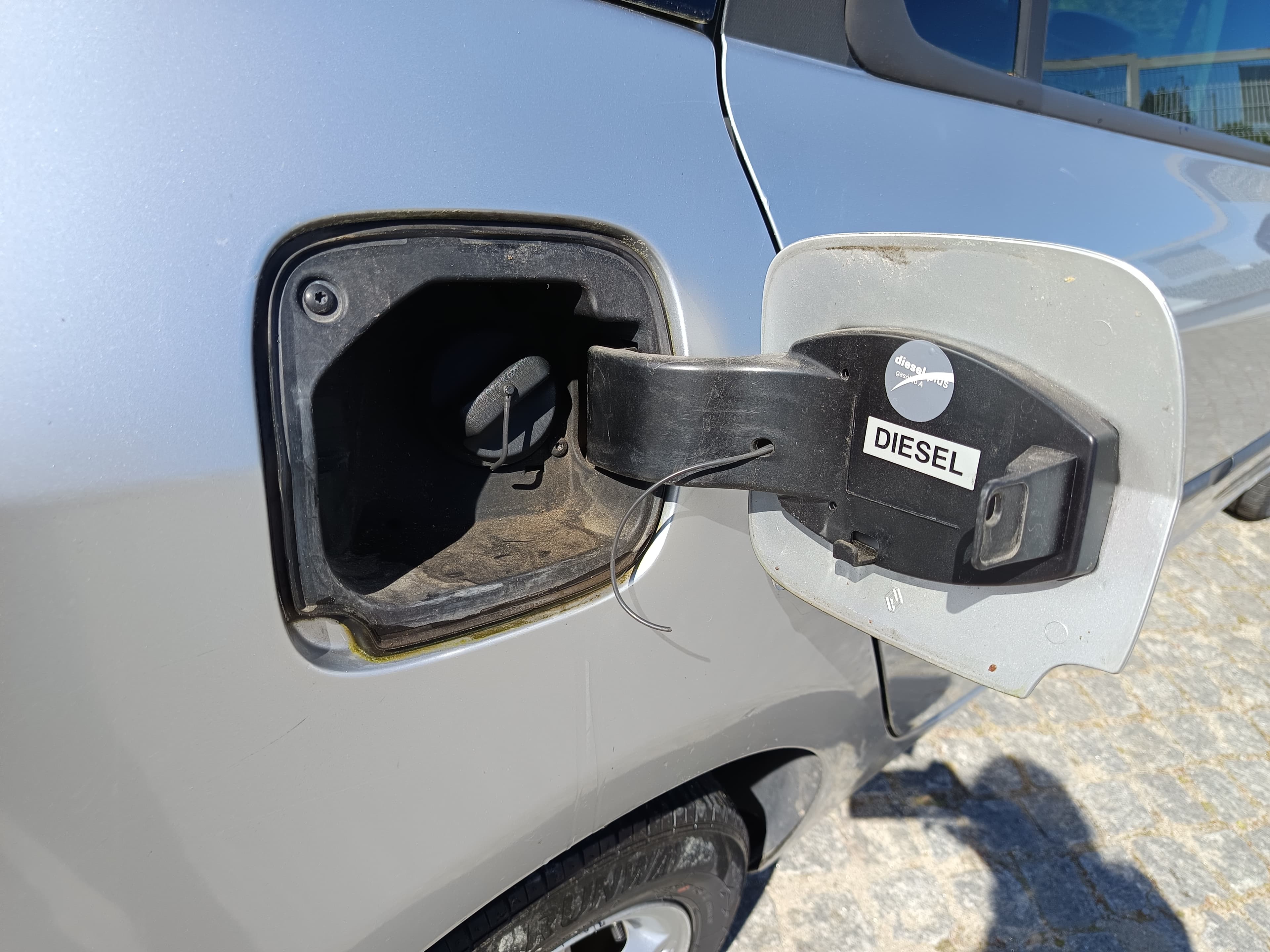 Renault Clio 1.5 dCi · Ano 2008 — imagem 9