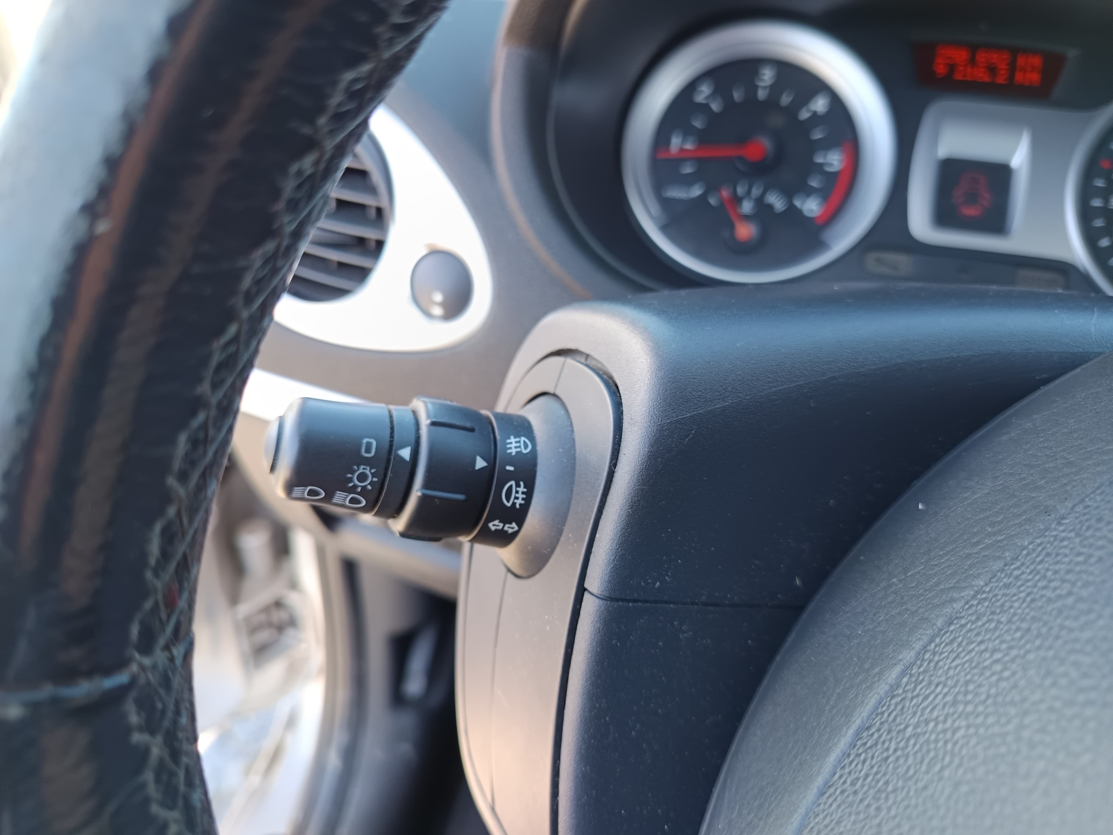 Renault Clio 1.5 dCi · Ano 2008 — imagem 43