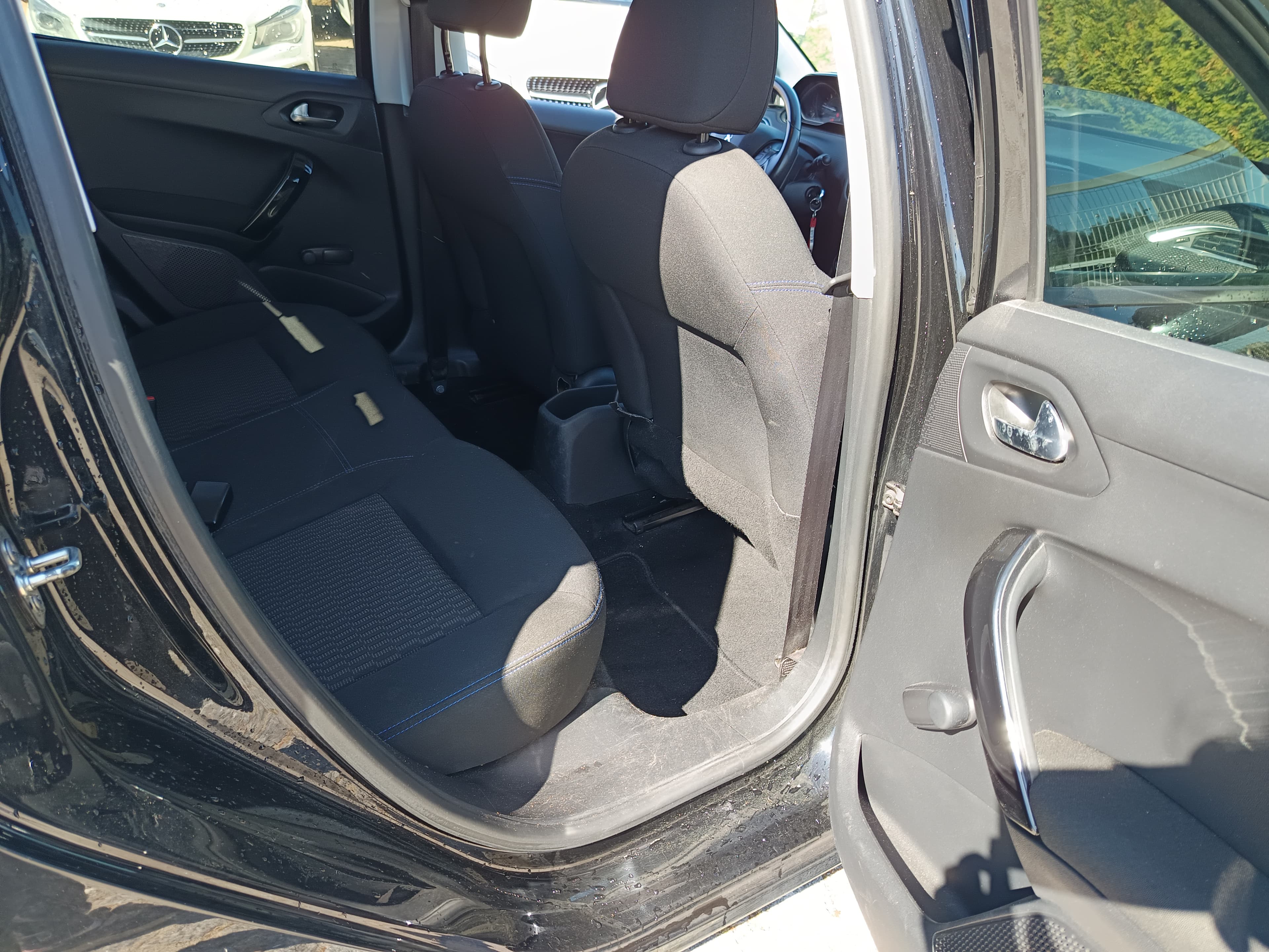 Peugeot 208 1.6 HDi · Ano 2018 — imagem 23