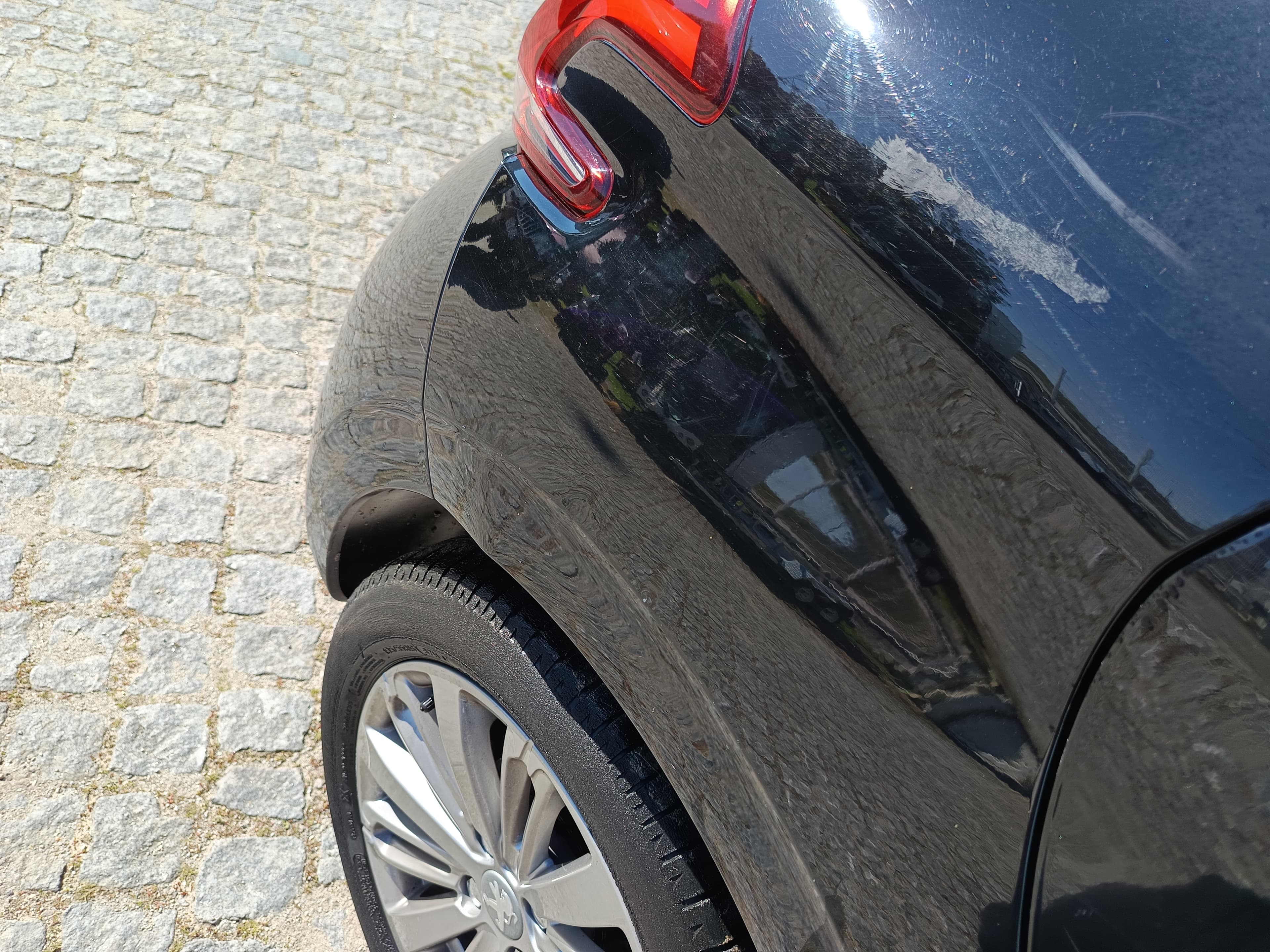 Peugeot 208 1.6 HDi · Ano 2018 — imagem 10