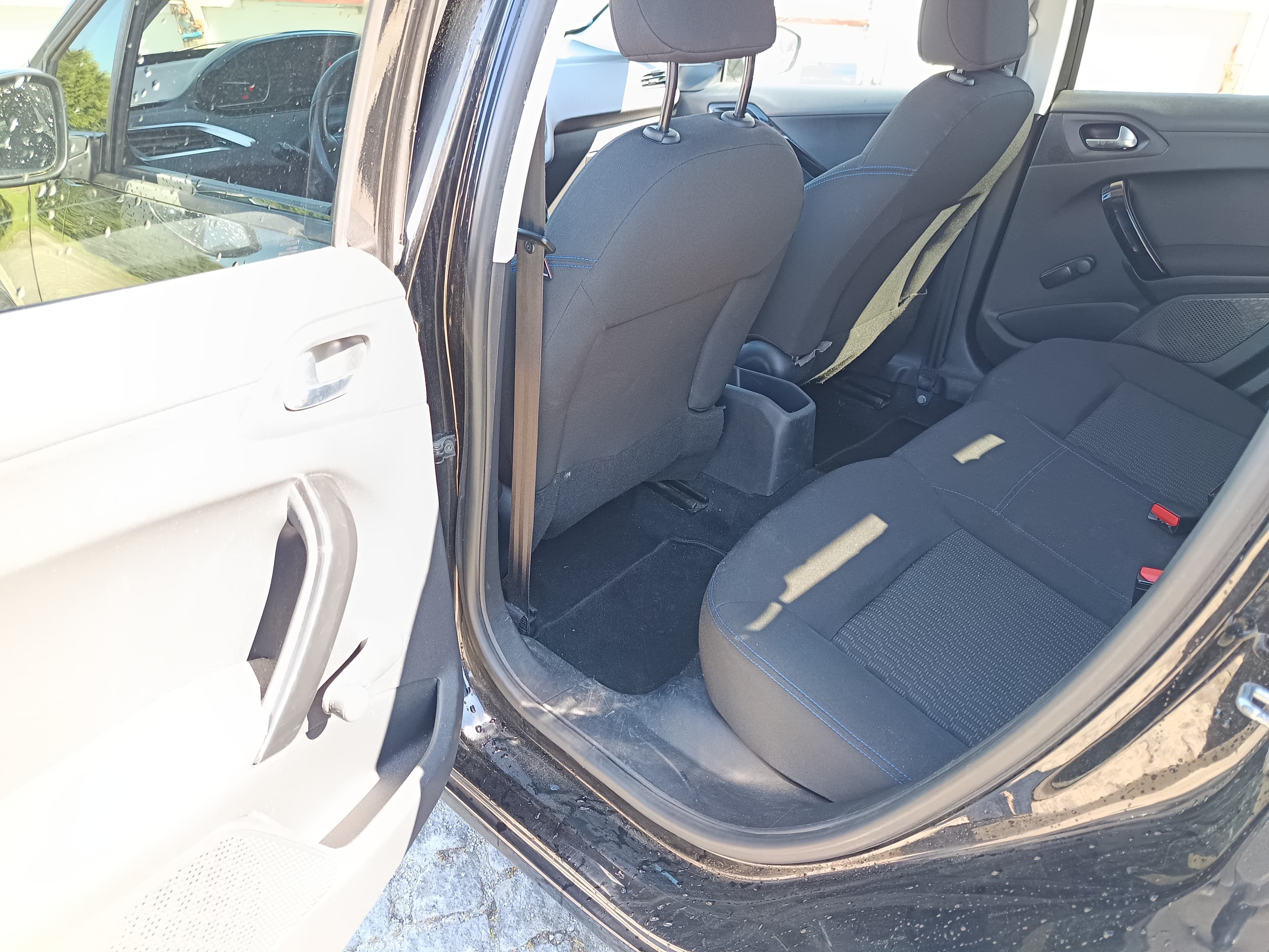 Peugeot 208 1.6 HDi · Ano 2018 — imagem 37